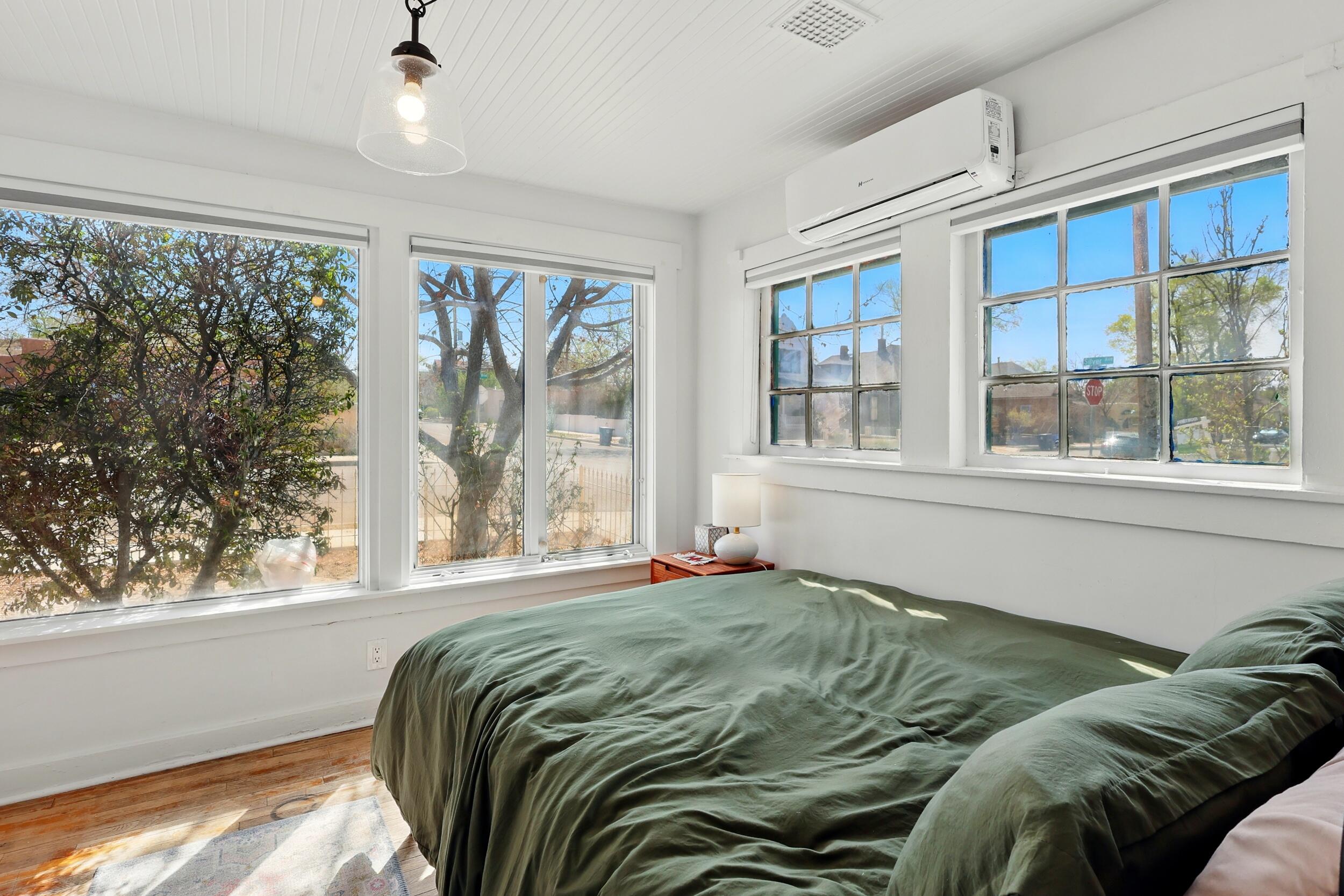 223 Edith Boulevard SE