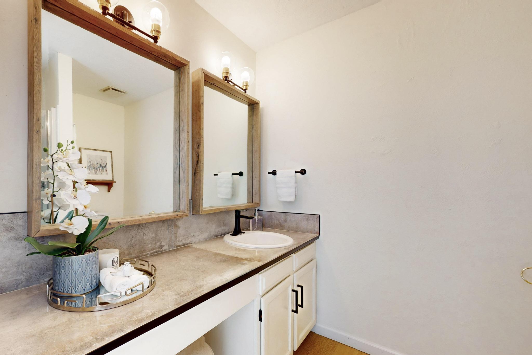 7716 Roberts Street NE