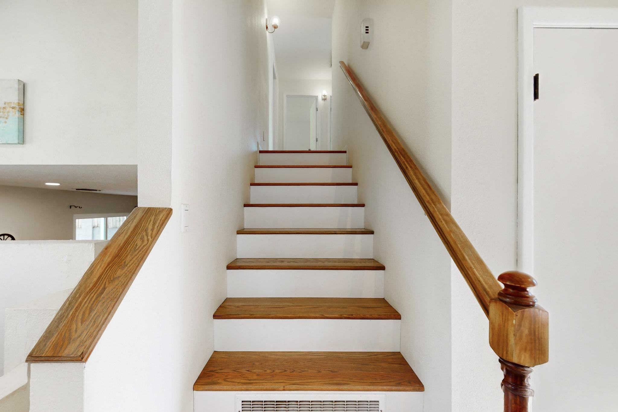 7716 Roberts Street NE