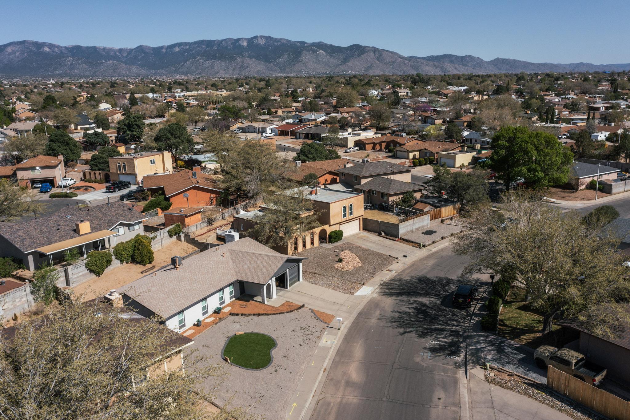 7716 Roberts Street NE