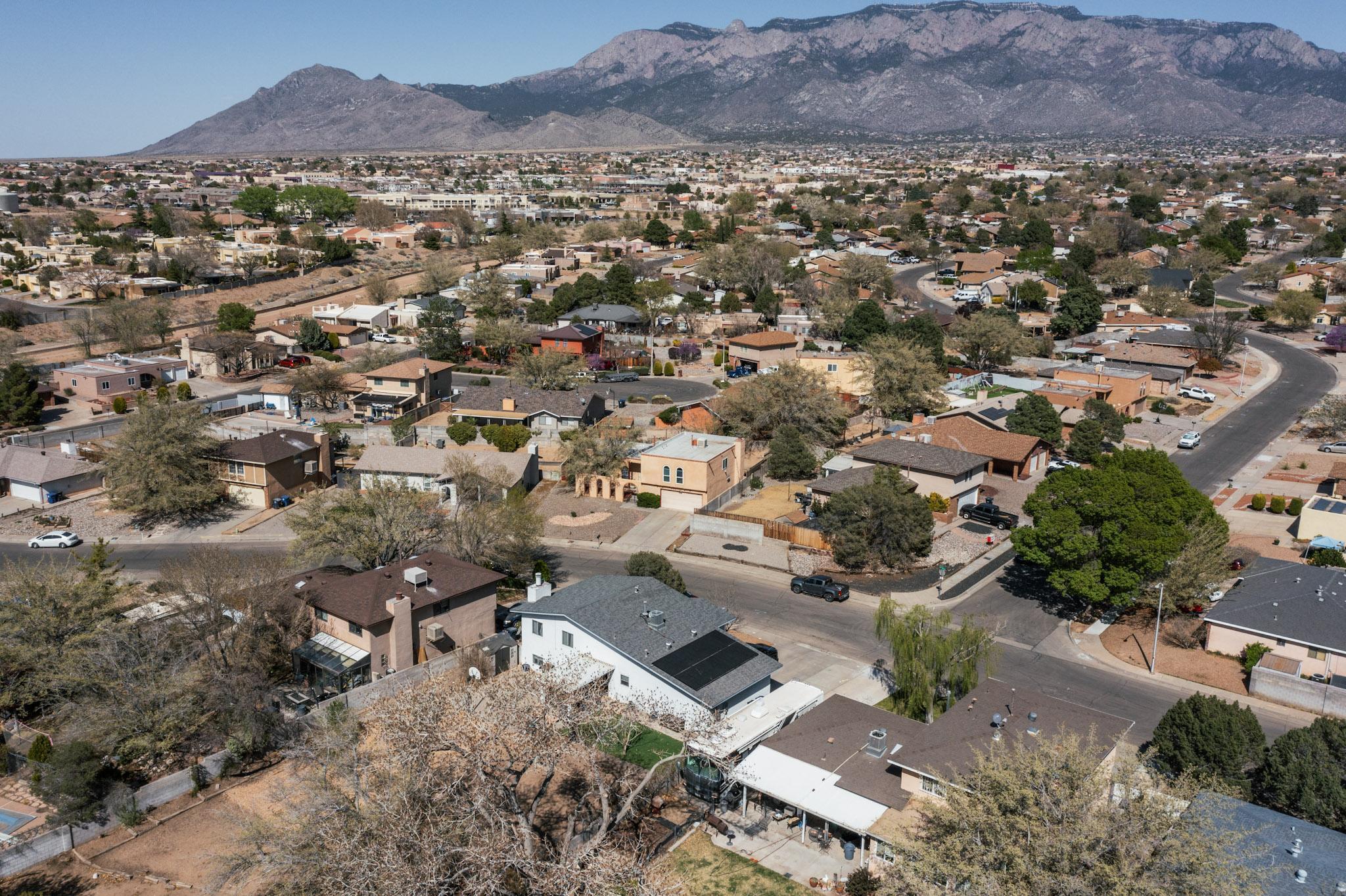 7716 Roberts Street NE