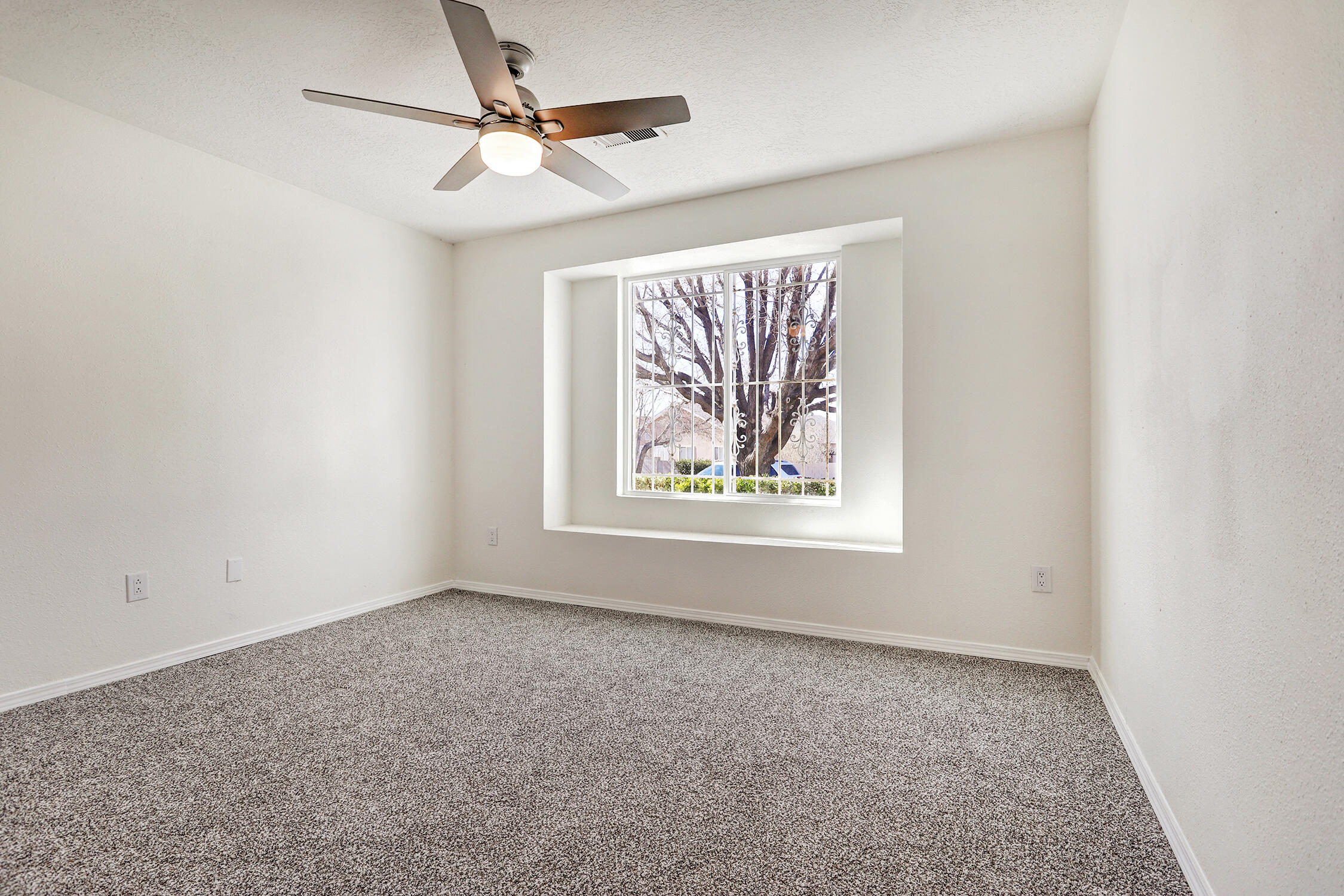 11609 HURON Court SE