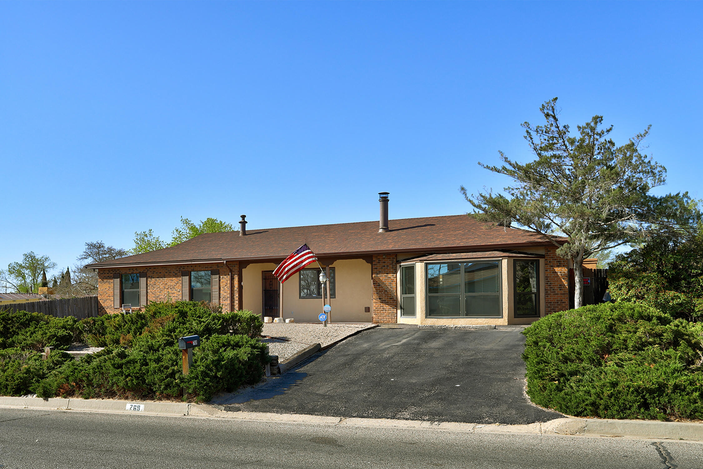 769 TARPON Avenue SE