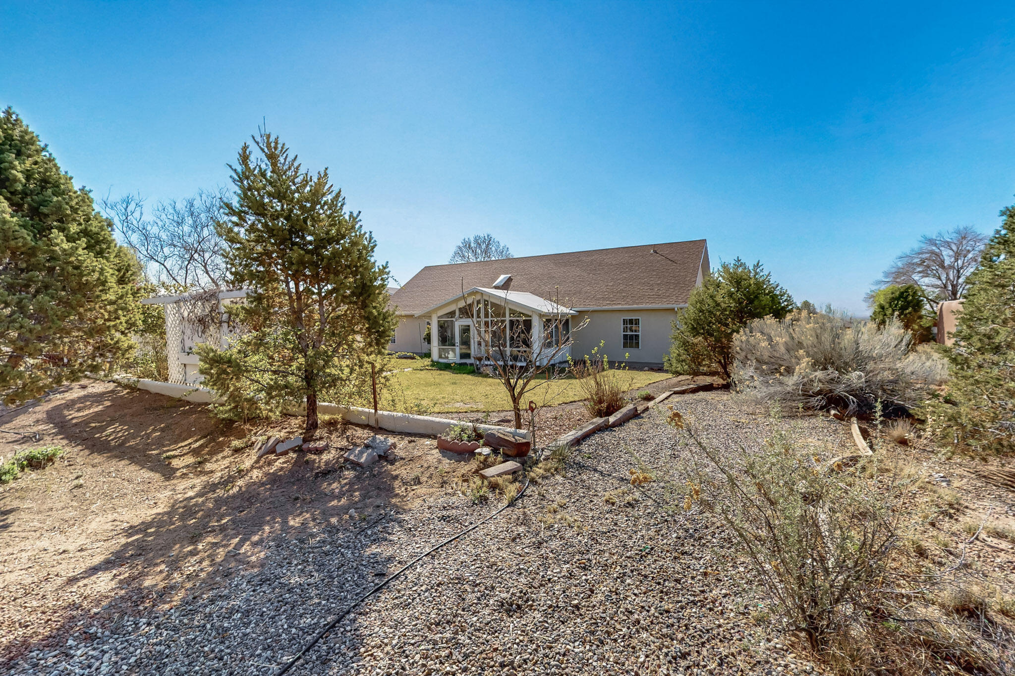 1072 MESA LOOP NW