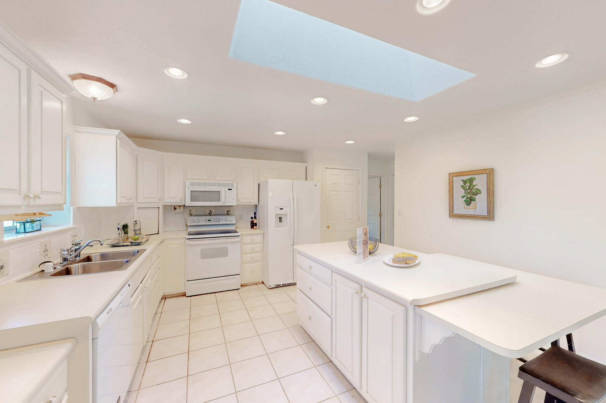 1072 MESA LOOP NW