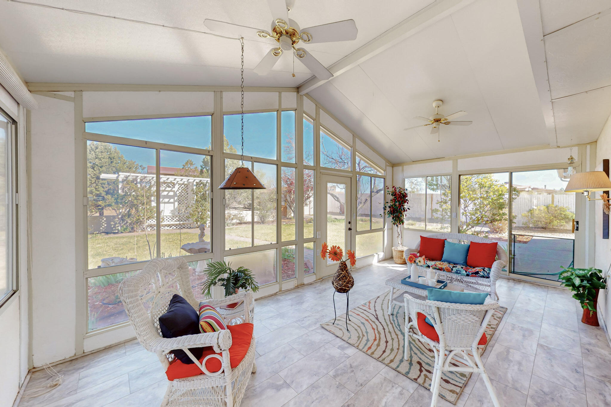 1072 MESA LOOP NW
