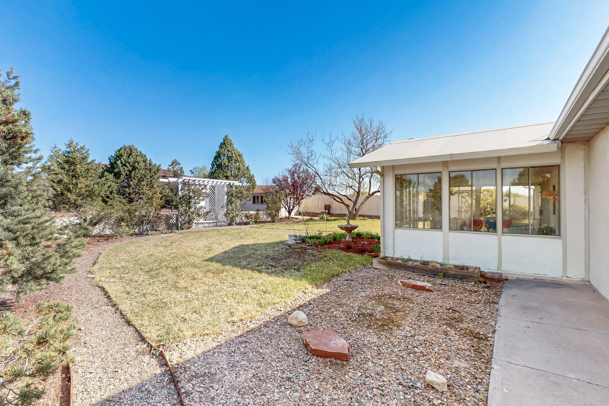 1072 MESA LOOP NW