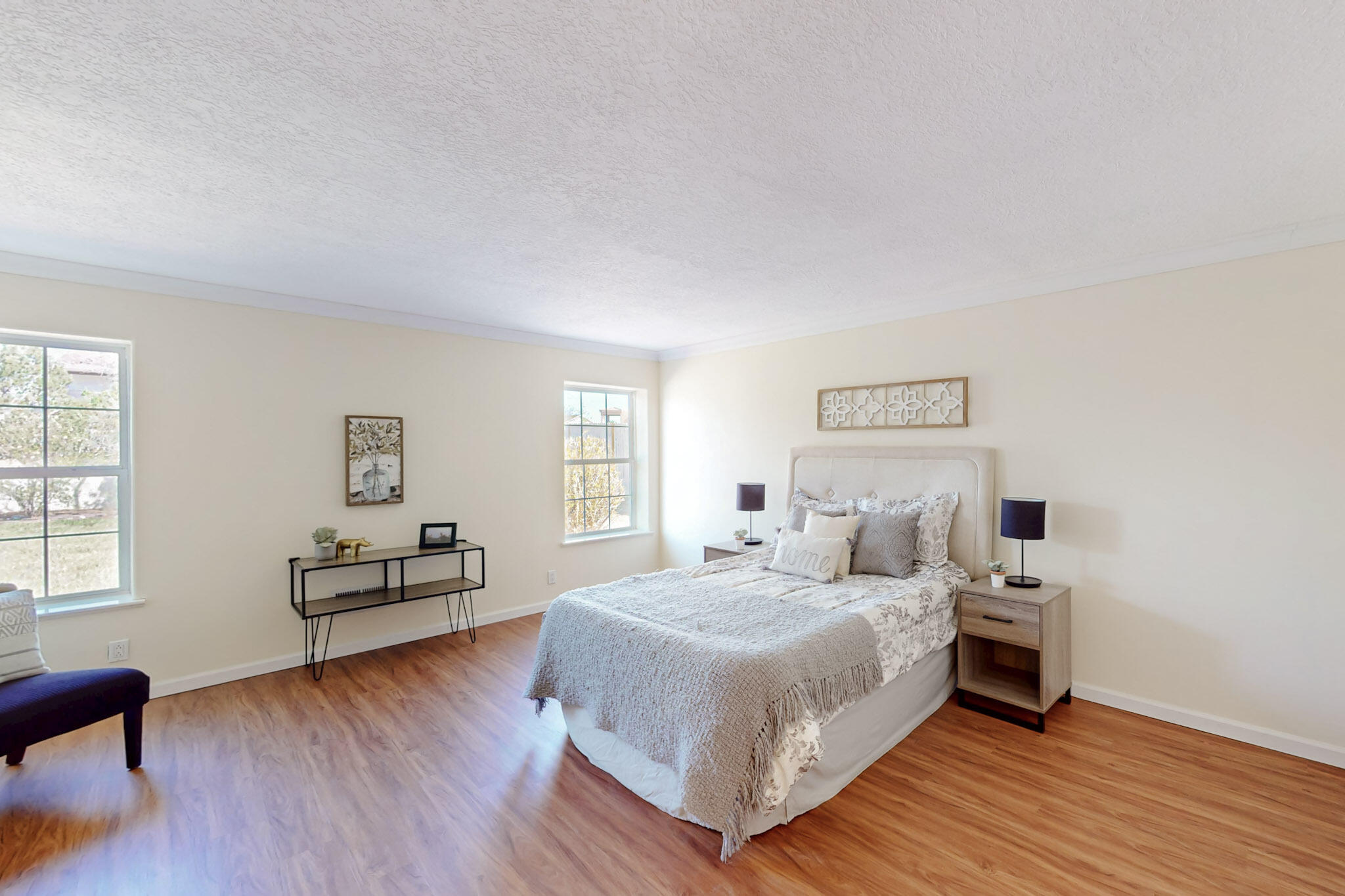 1072 MESA LOOP NW
