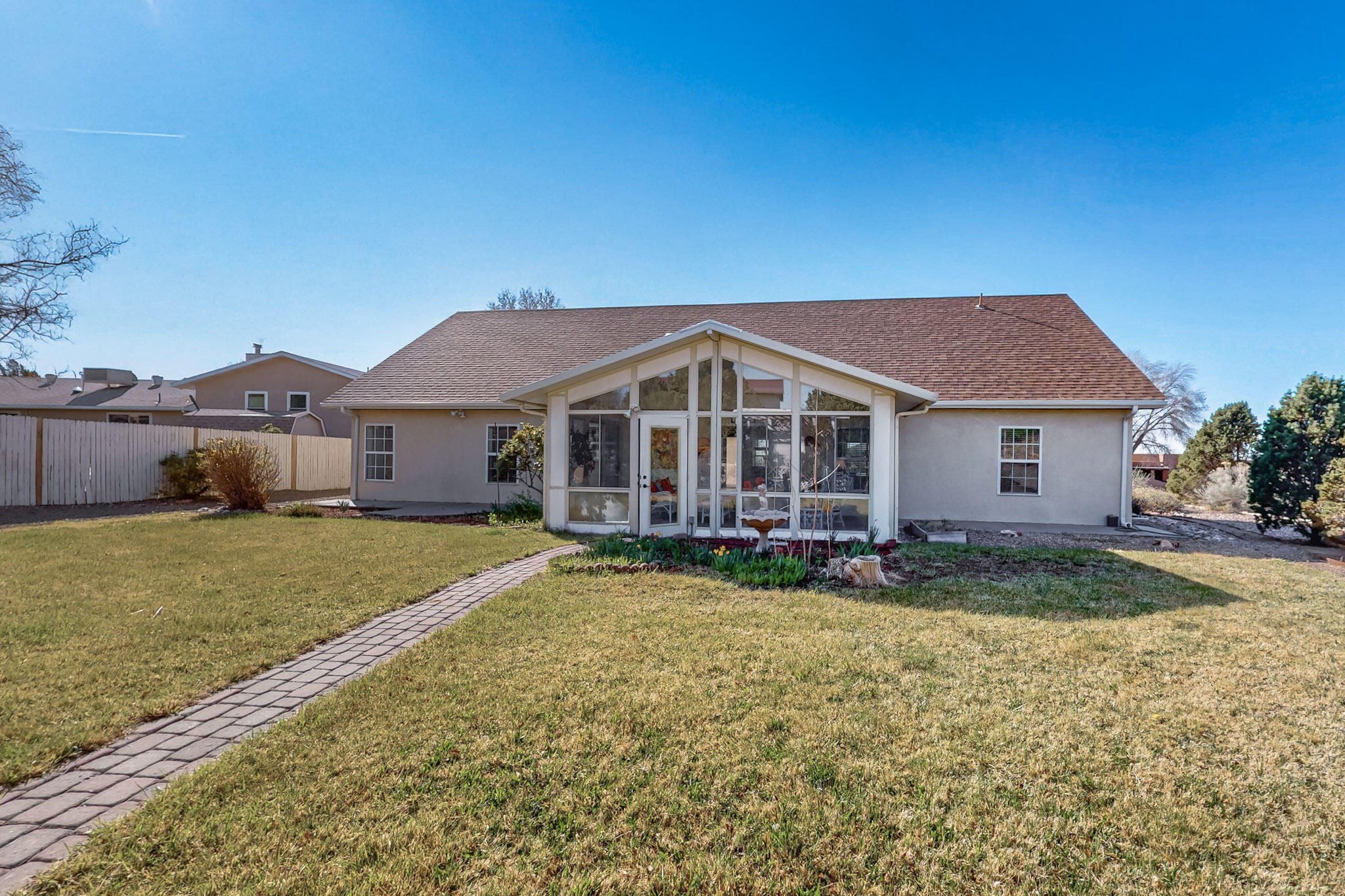 1072 MESA LOOP NW