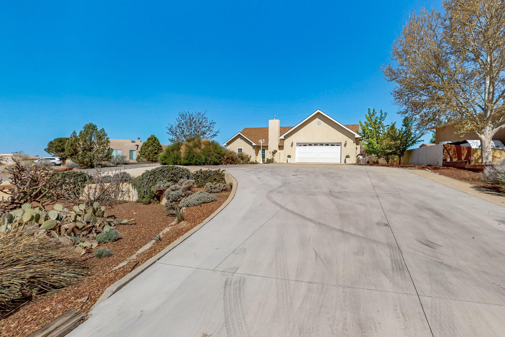 1072 MESA LOOP NW