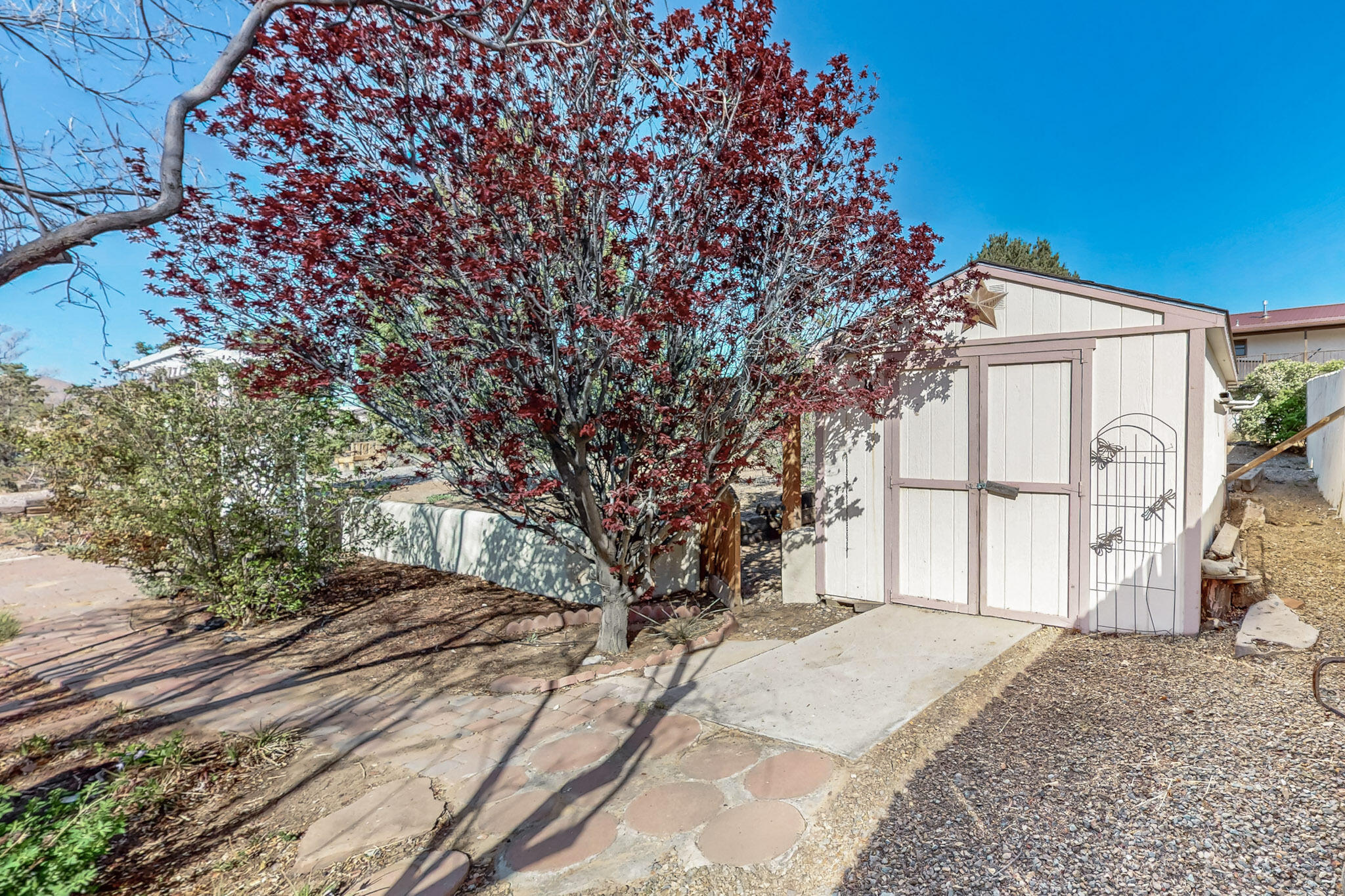 1072 MESA LOOP NW