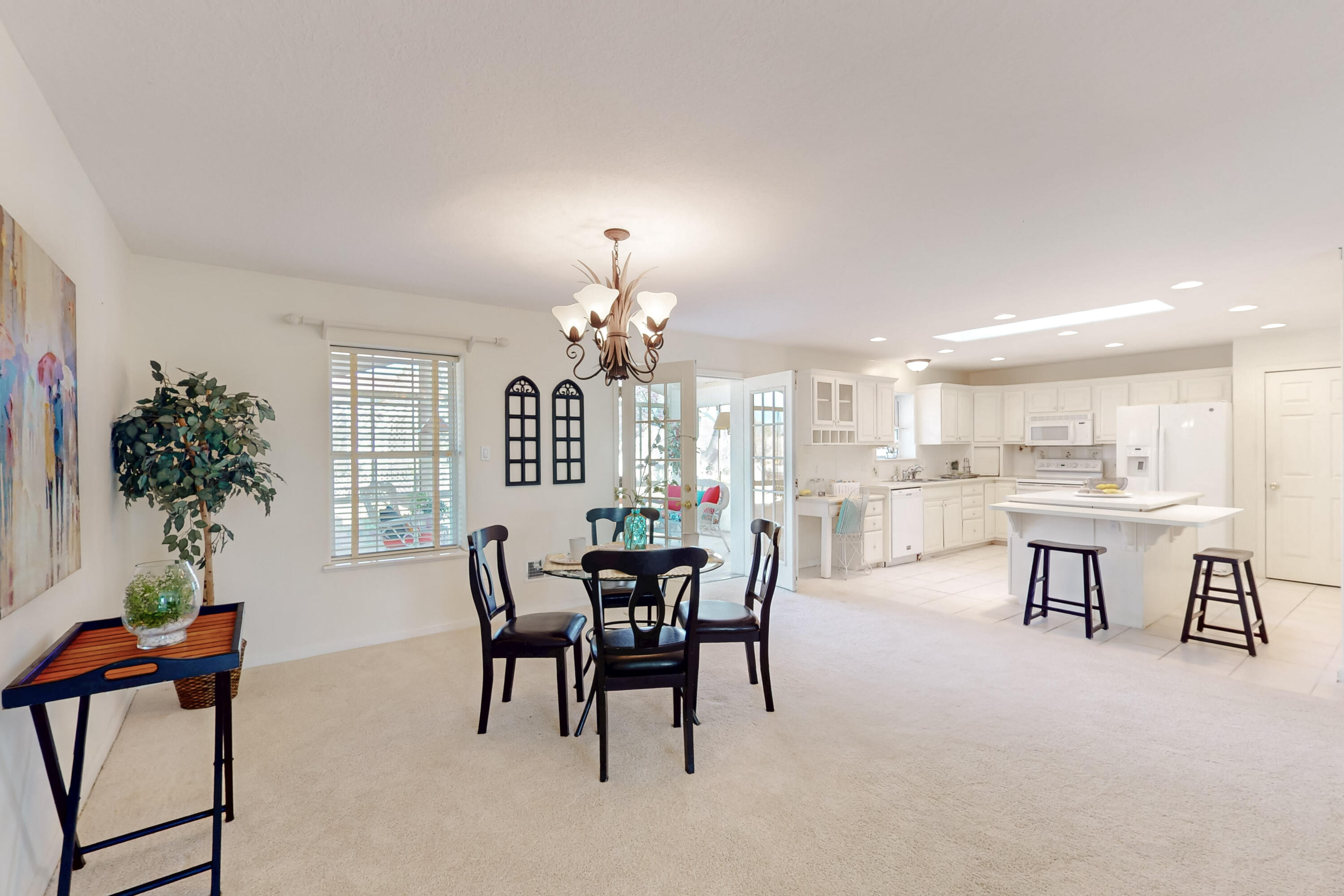 1072 MESA LOOP NW