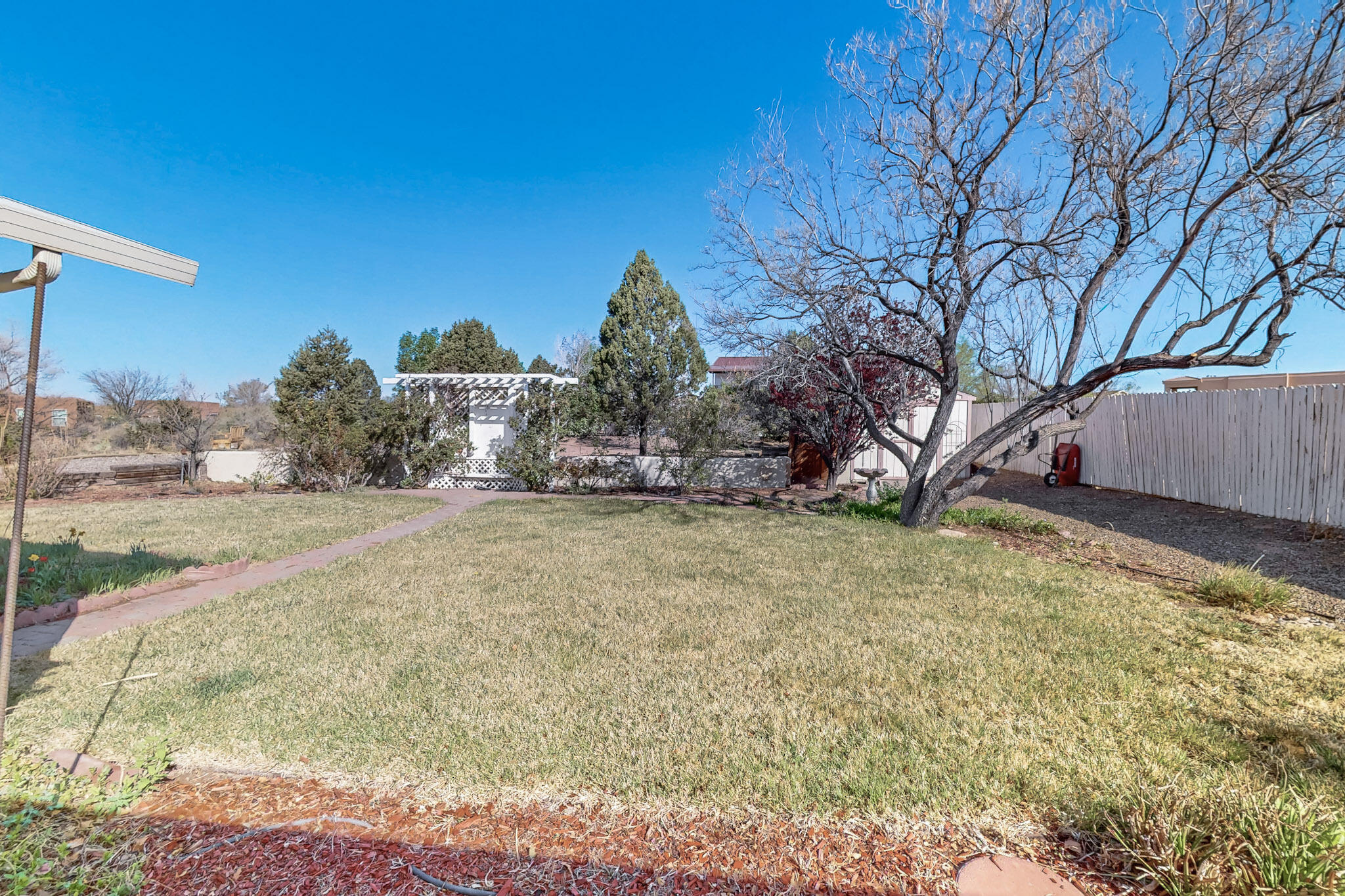1072 MESA LOOP NW