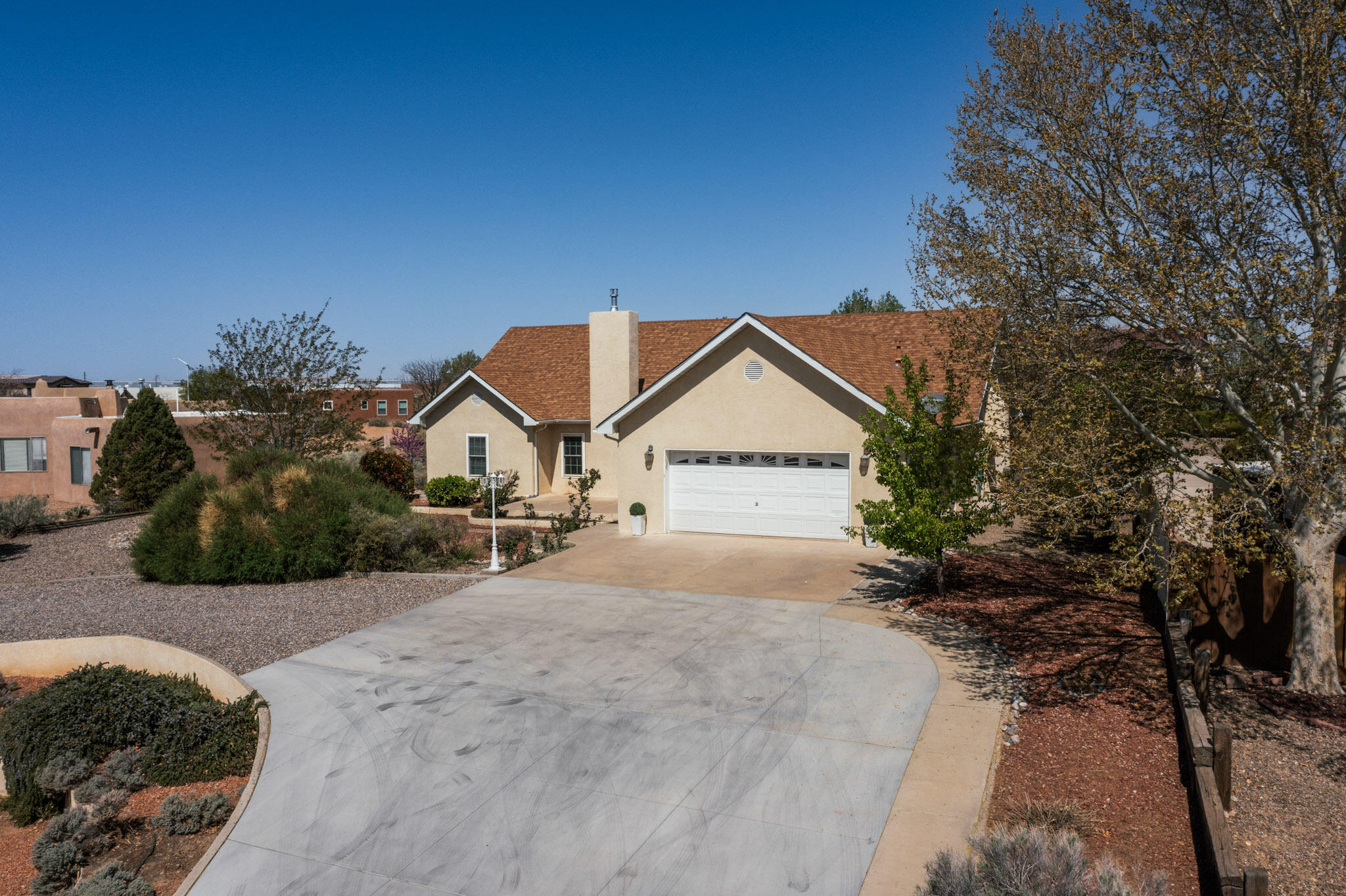 1072 MESA LOOP NW