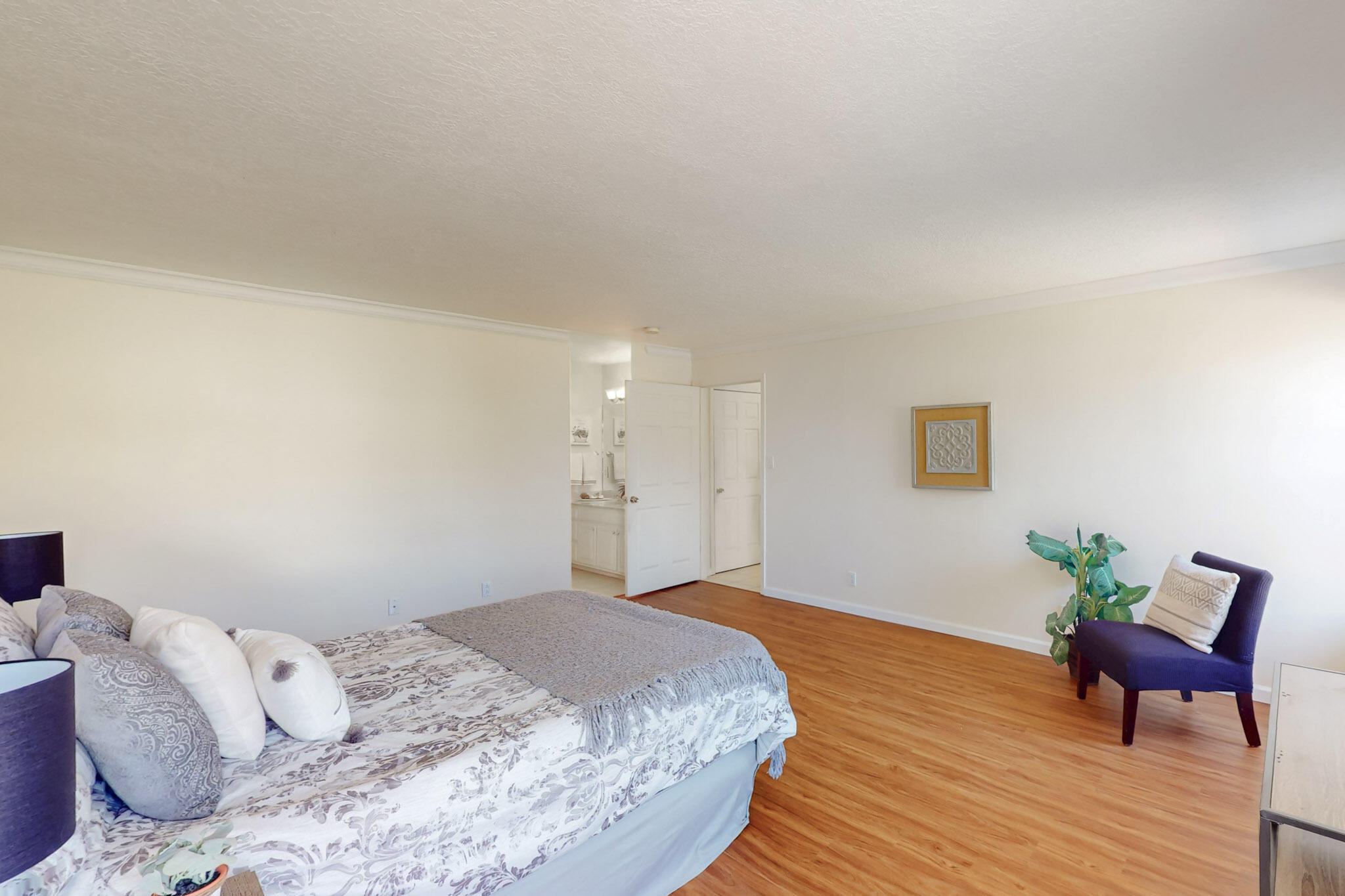 1072 MESA LOOP NW