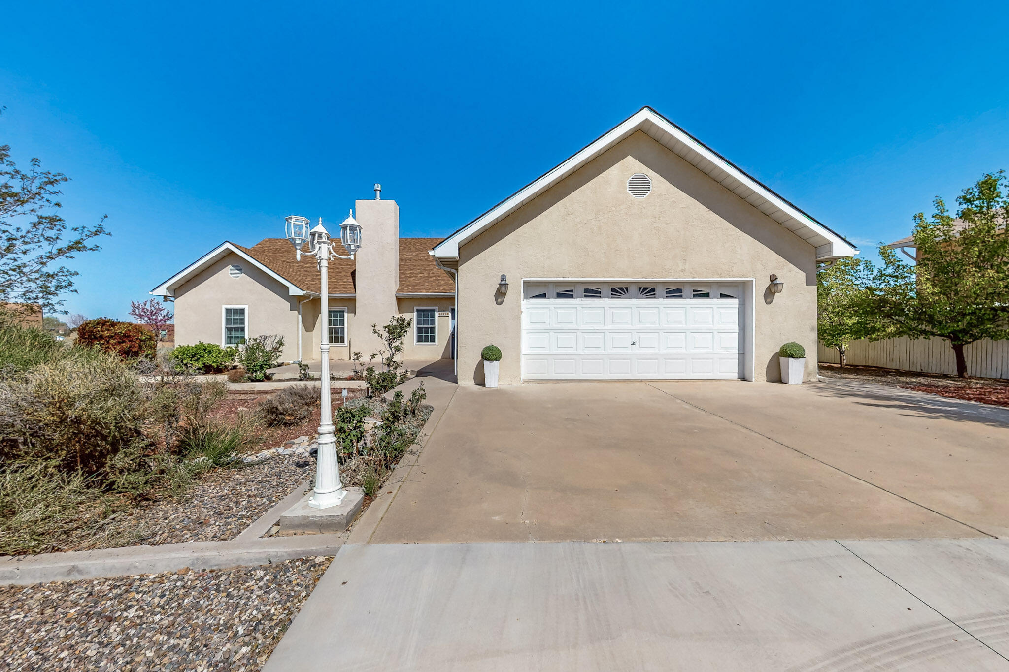 1072 MESA LOOP NW