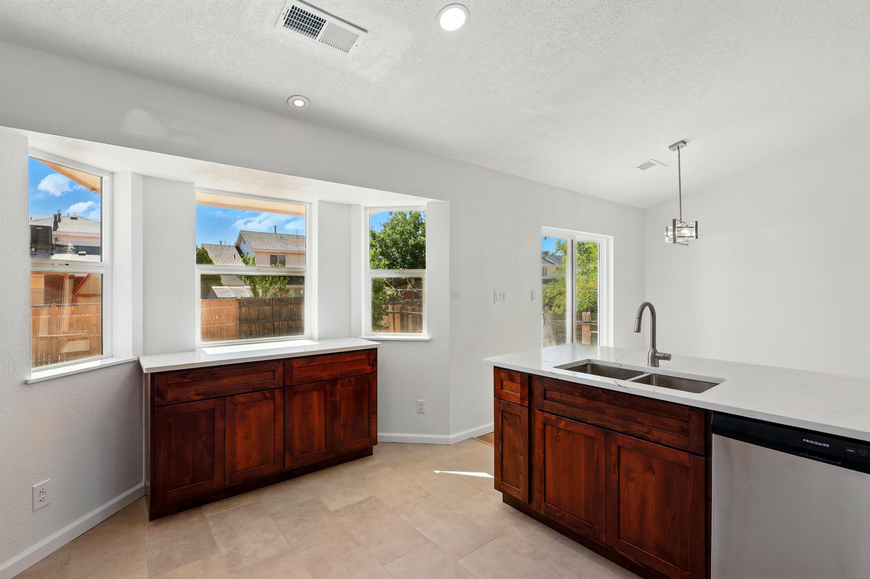 16 APACHE PLUME Road