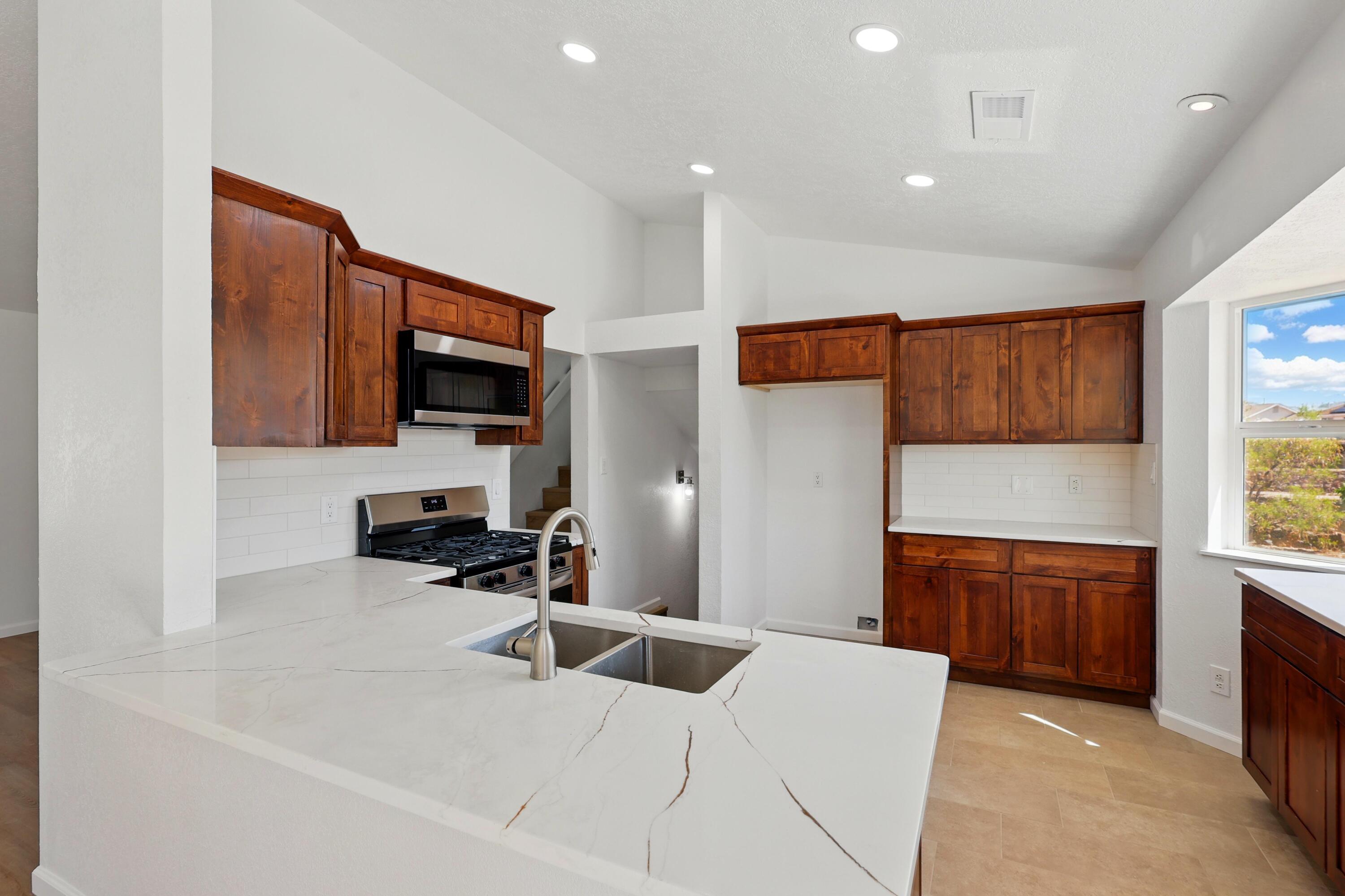16 APACHE PLUME Road