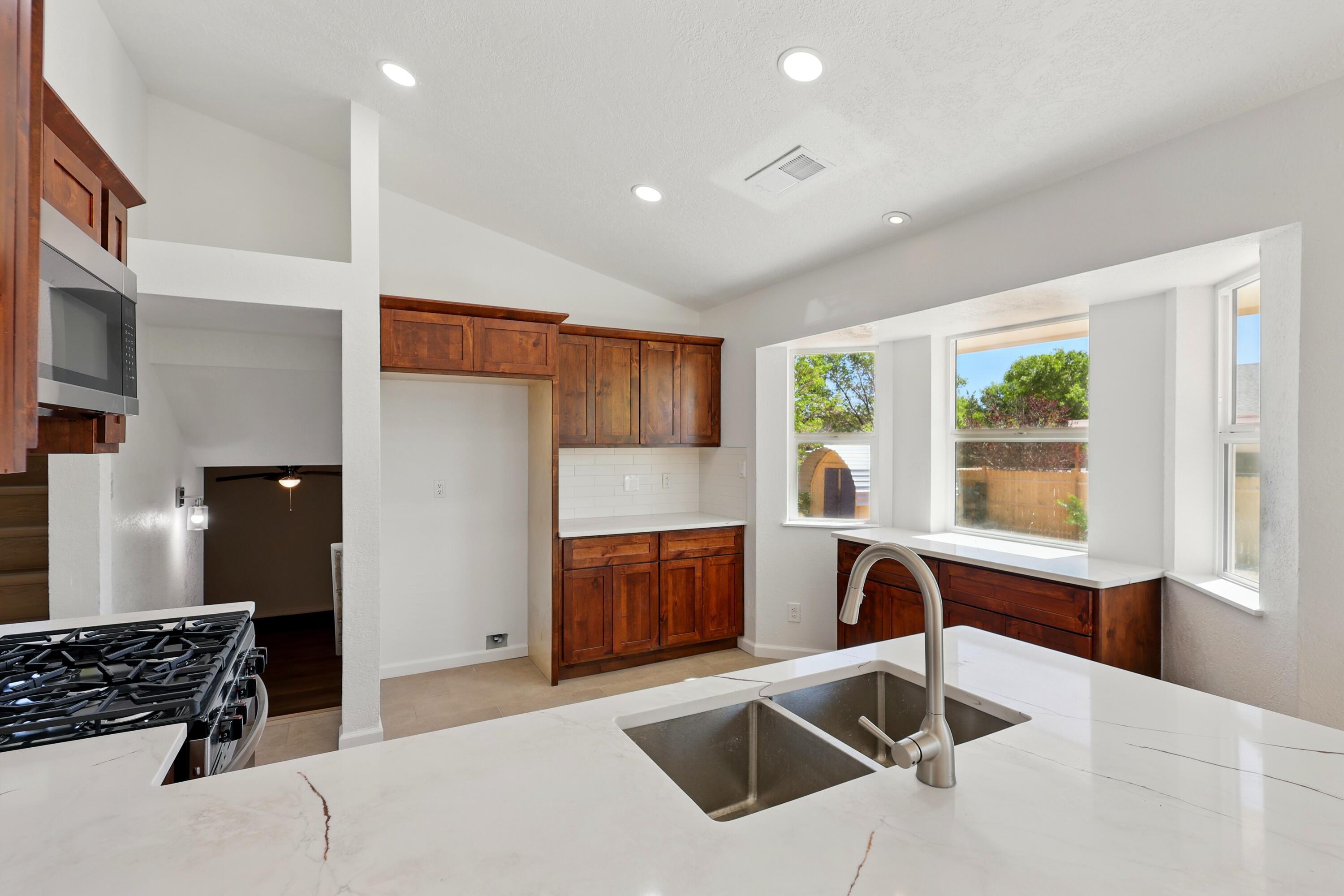 16 APACHE PLUME Road