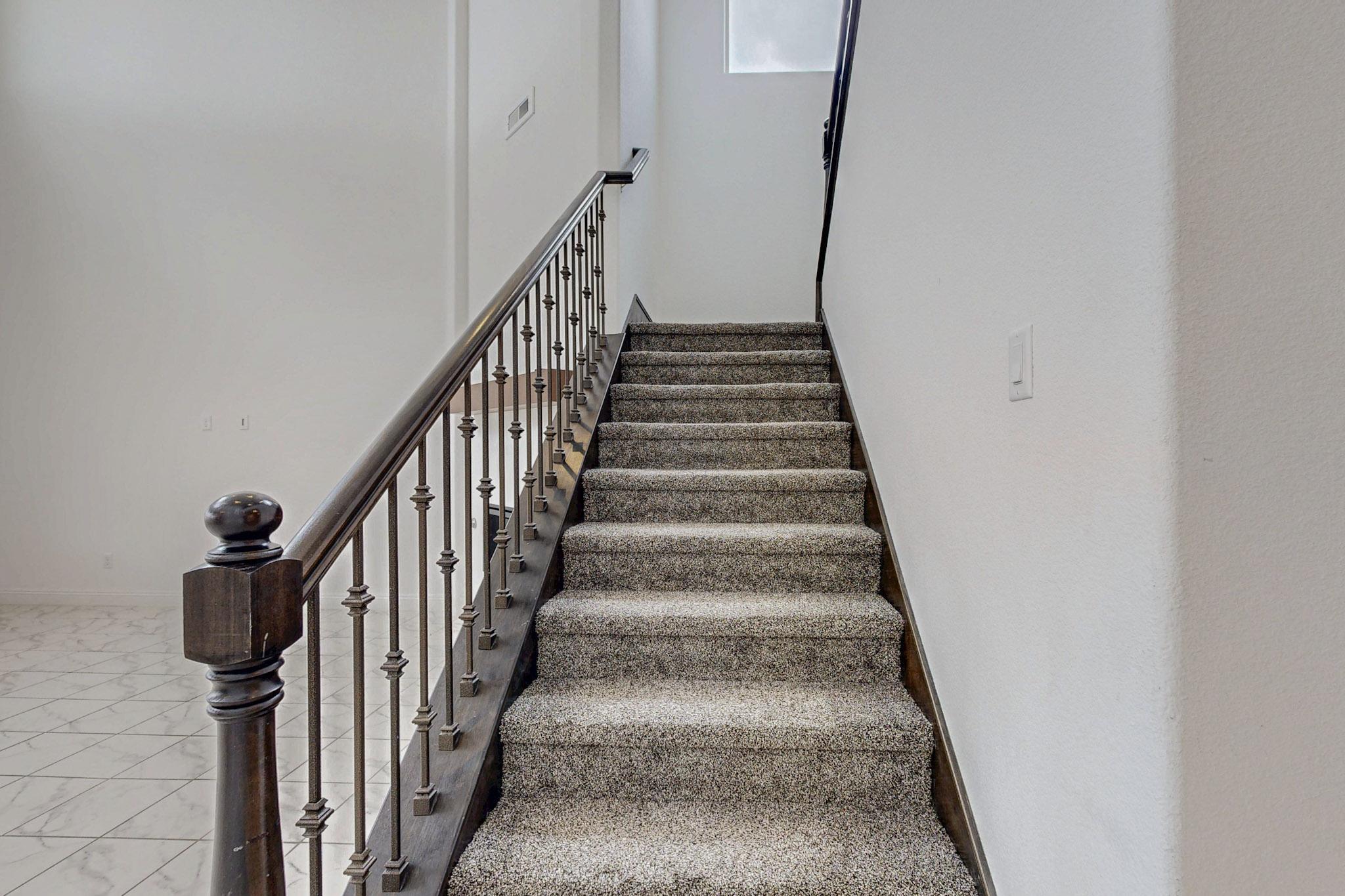 3108 YOLANDA Court NE