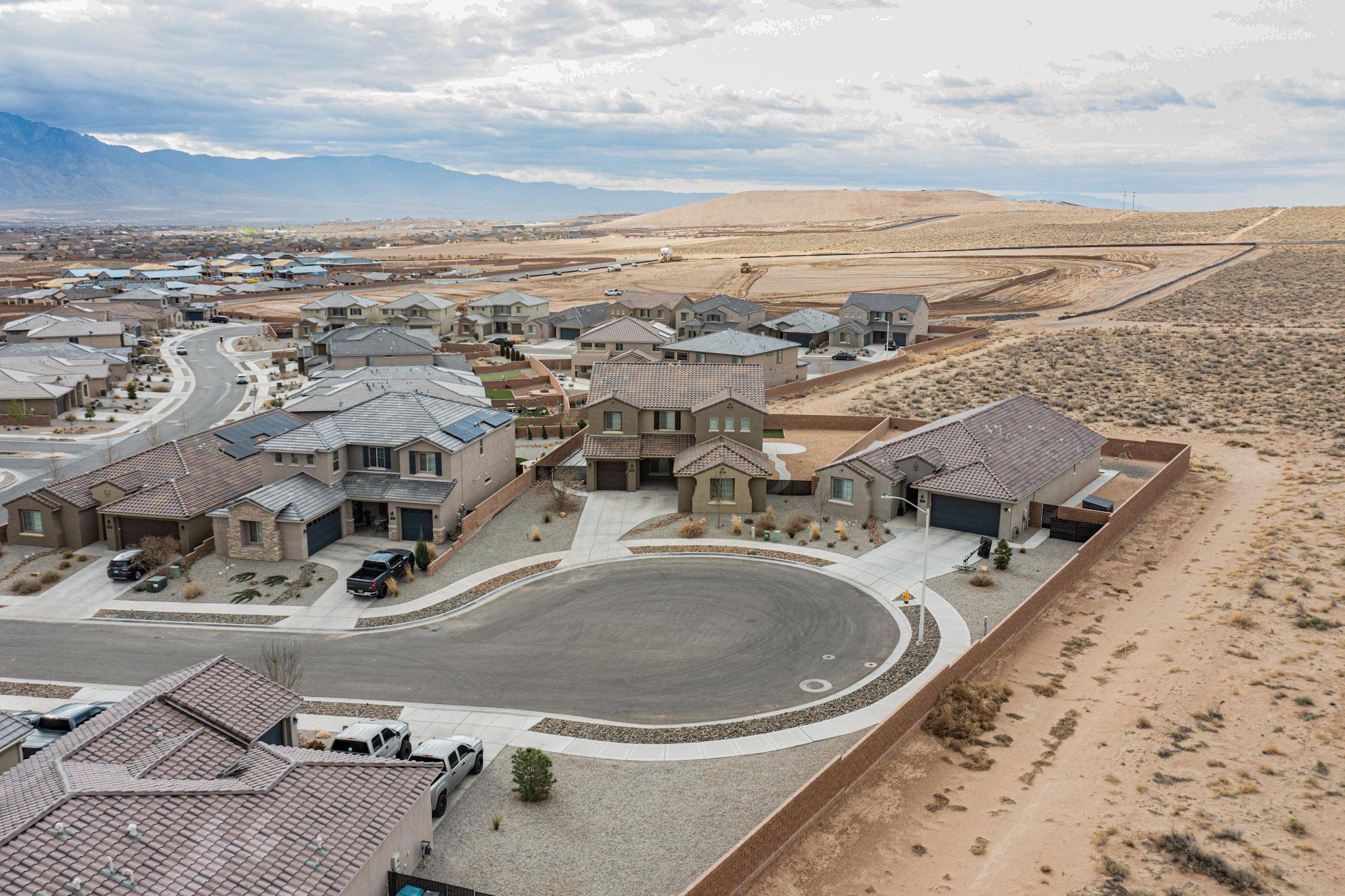 3108 YOLANDA Court NE