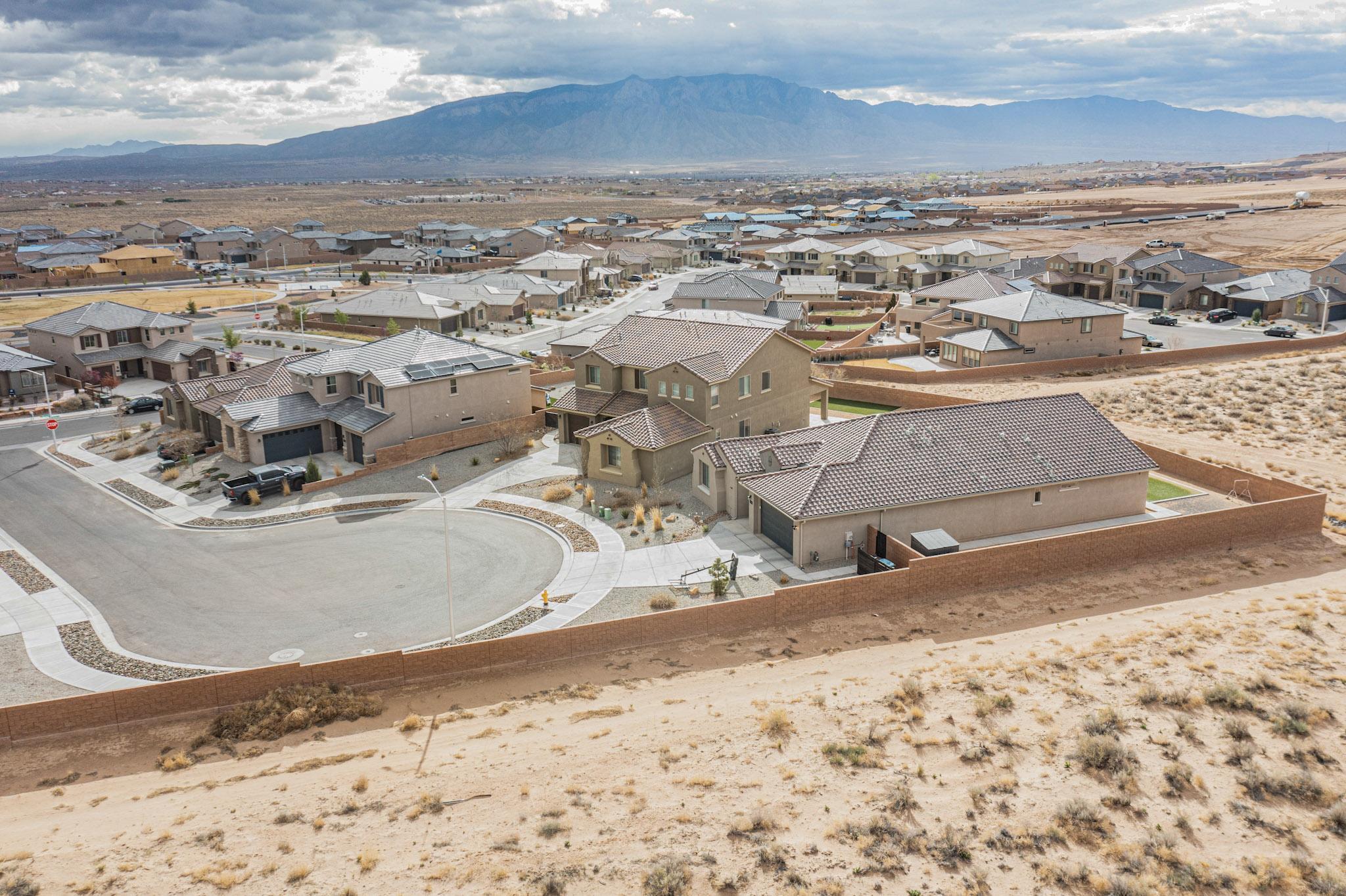 3108 YOLANDA Court NE