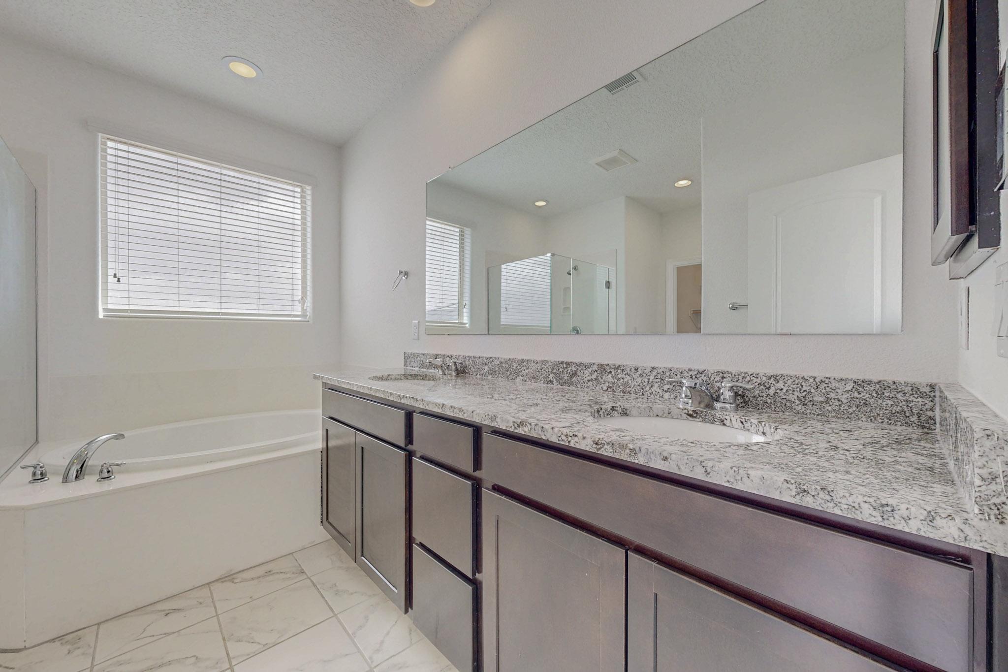 3108 YOLANDA Court NE