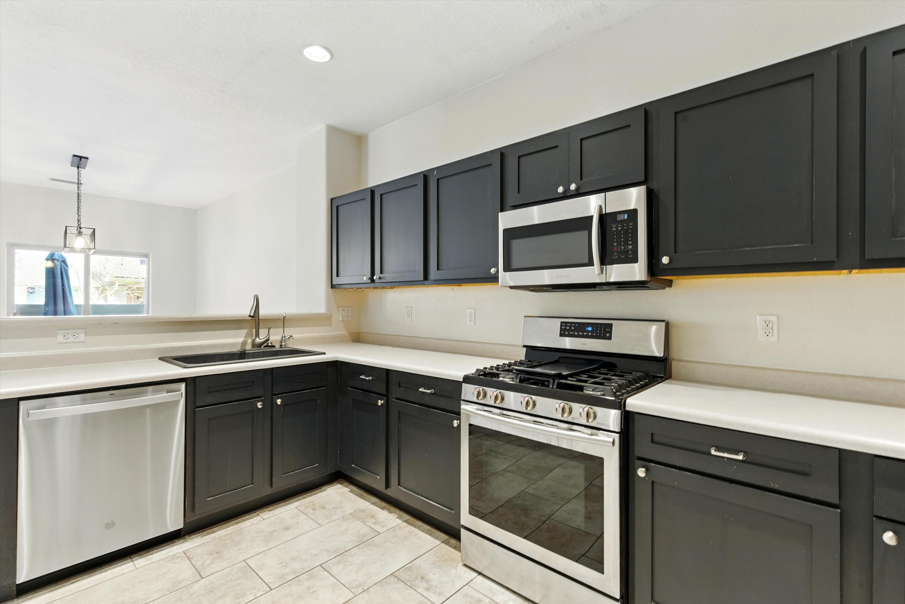 11020 FORT POINT Lane NE B
