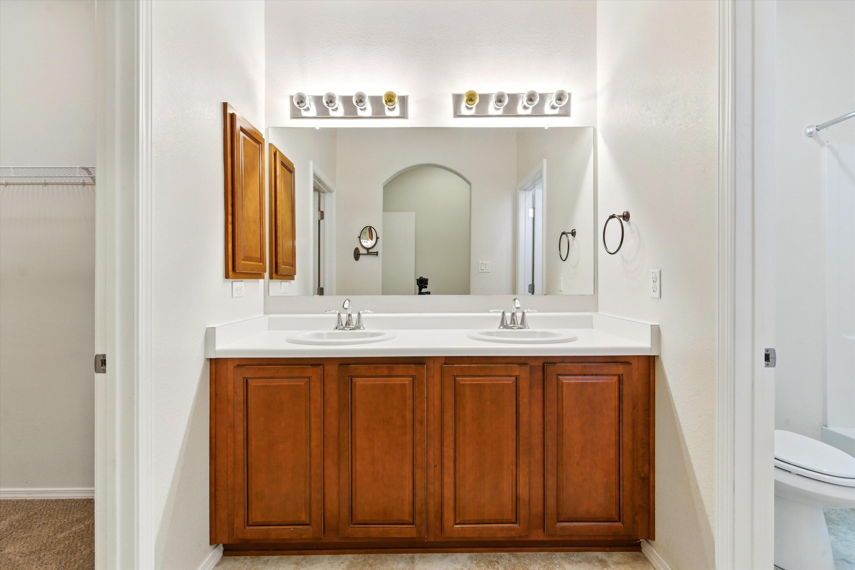 11020 FORT POINT Lane NE B