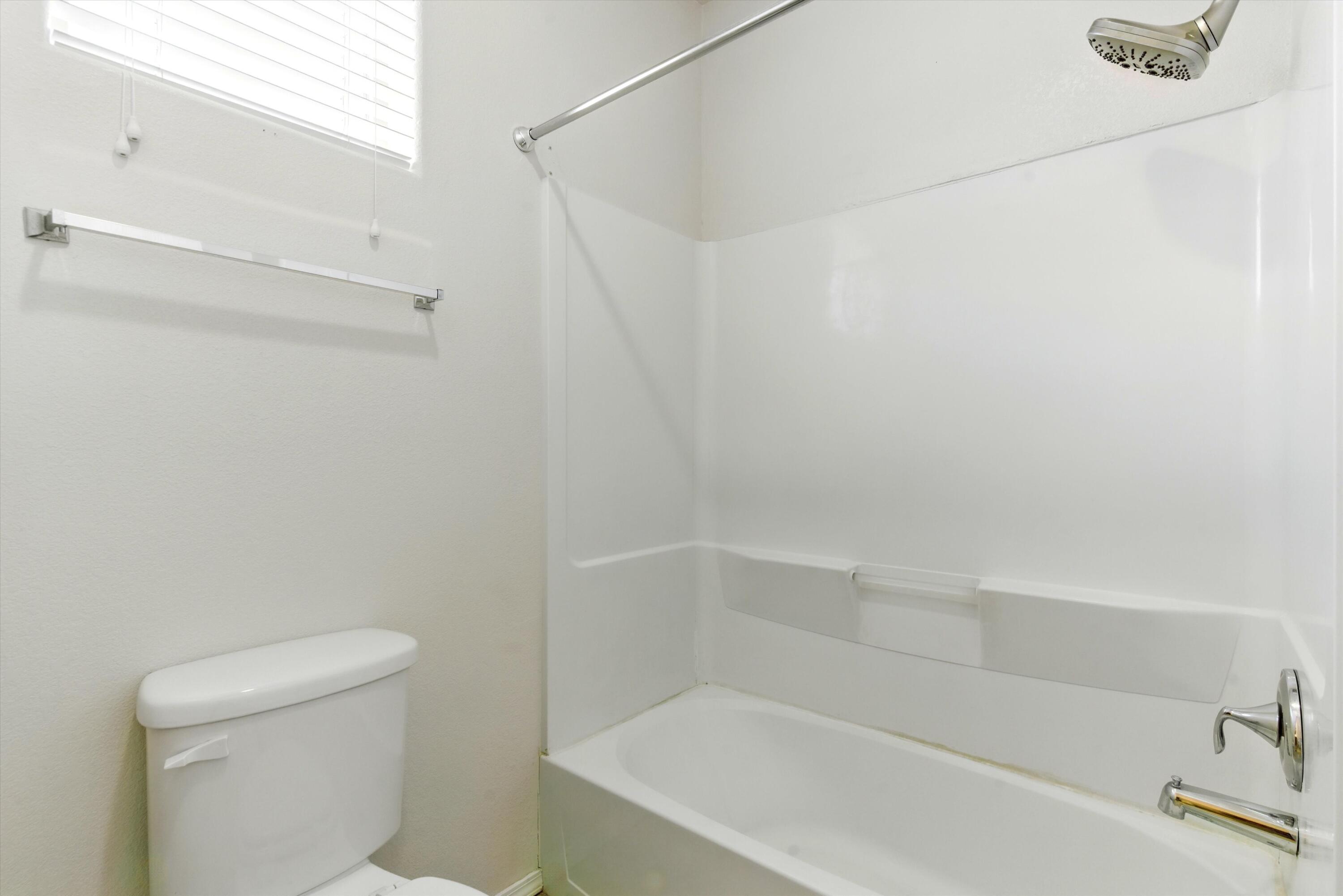 11020 FORT POINT Lane NE B