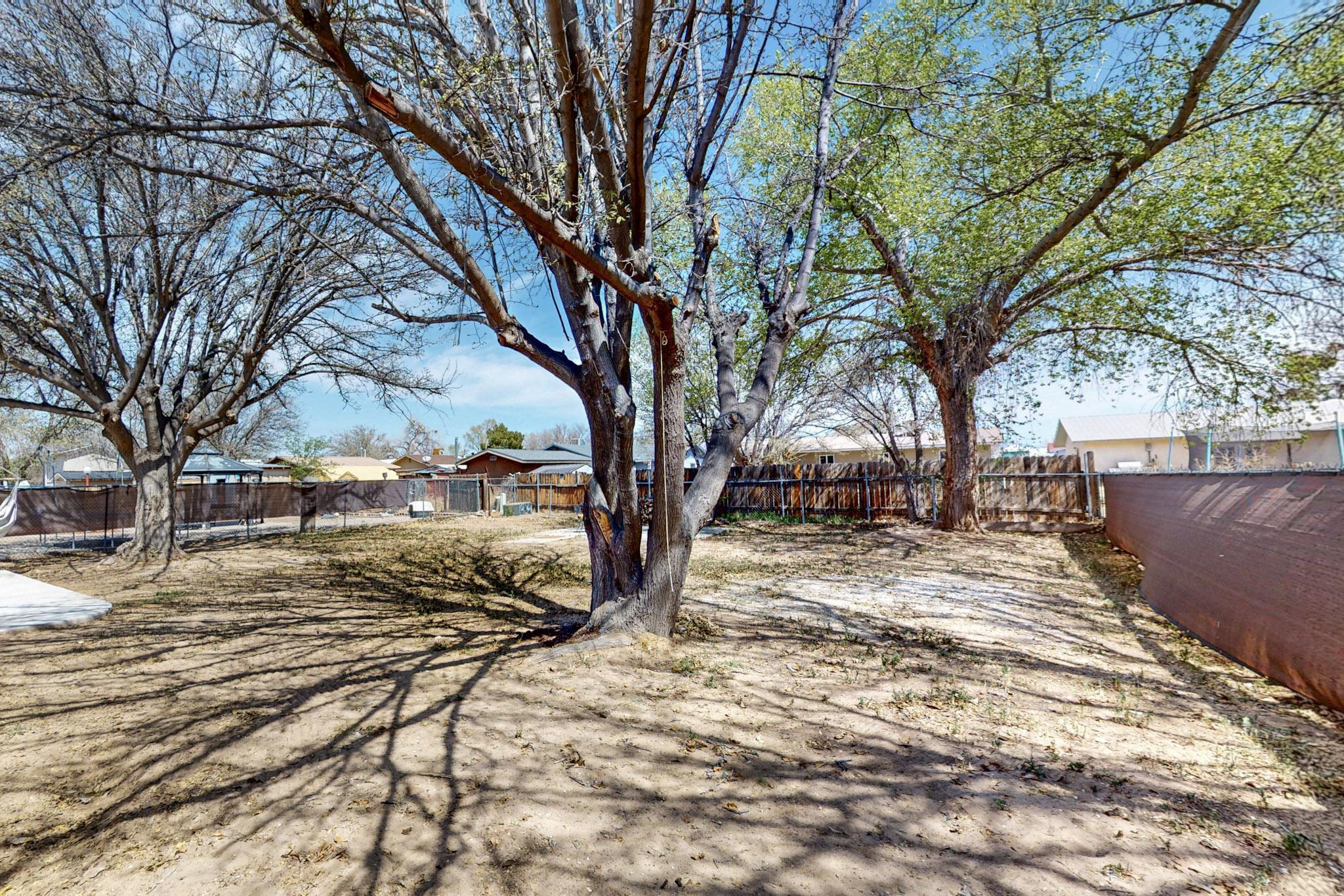 1052 VASQUEZ Court