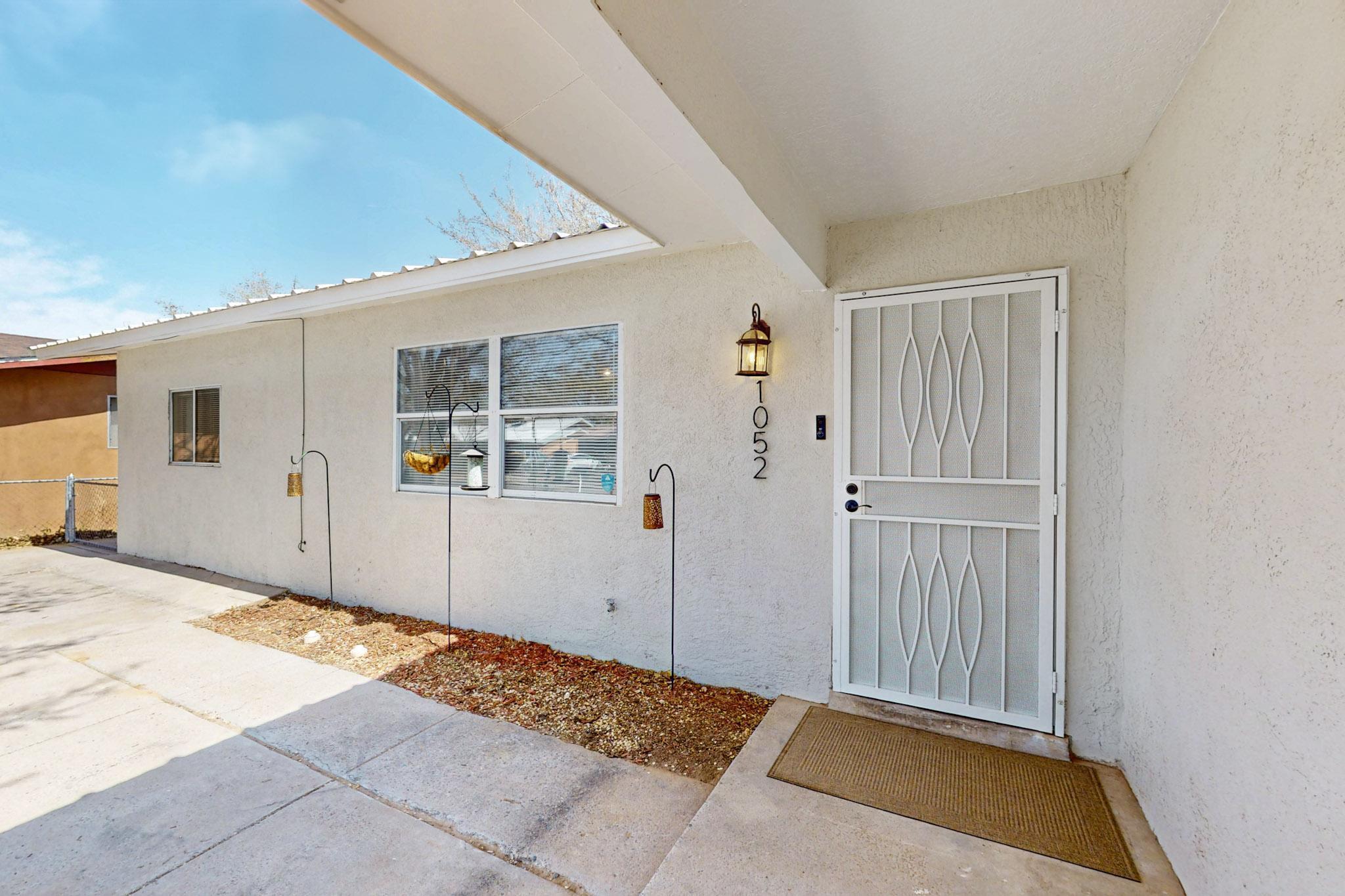 1052 VASQUEZ Court
