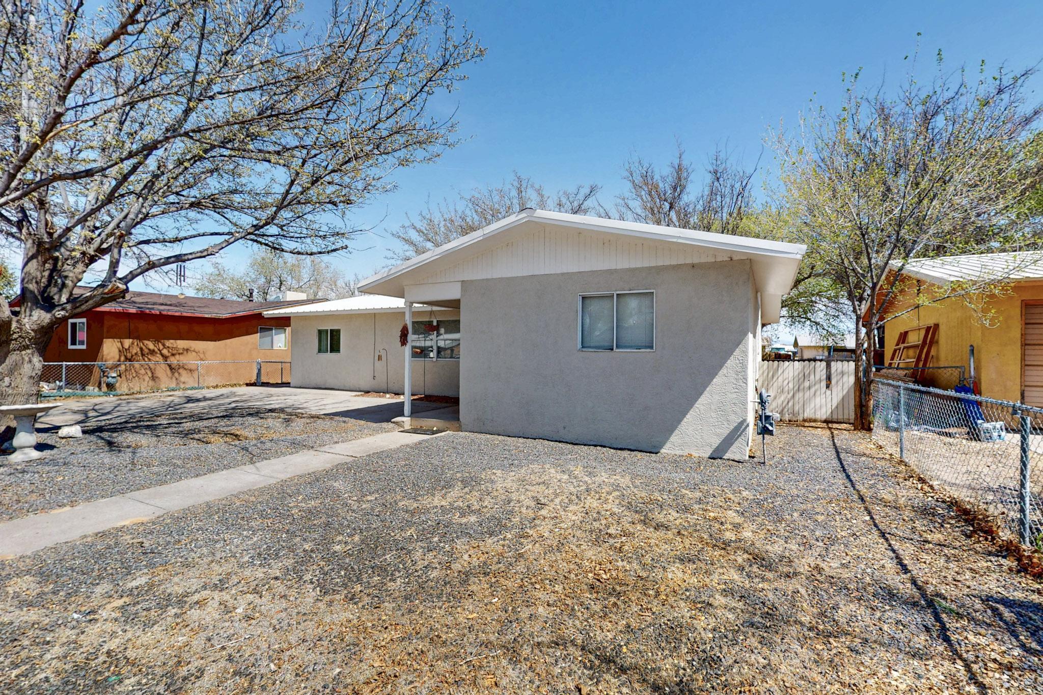 1052 VASQUEZ Court