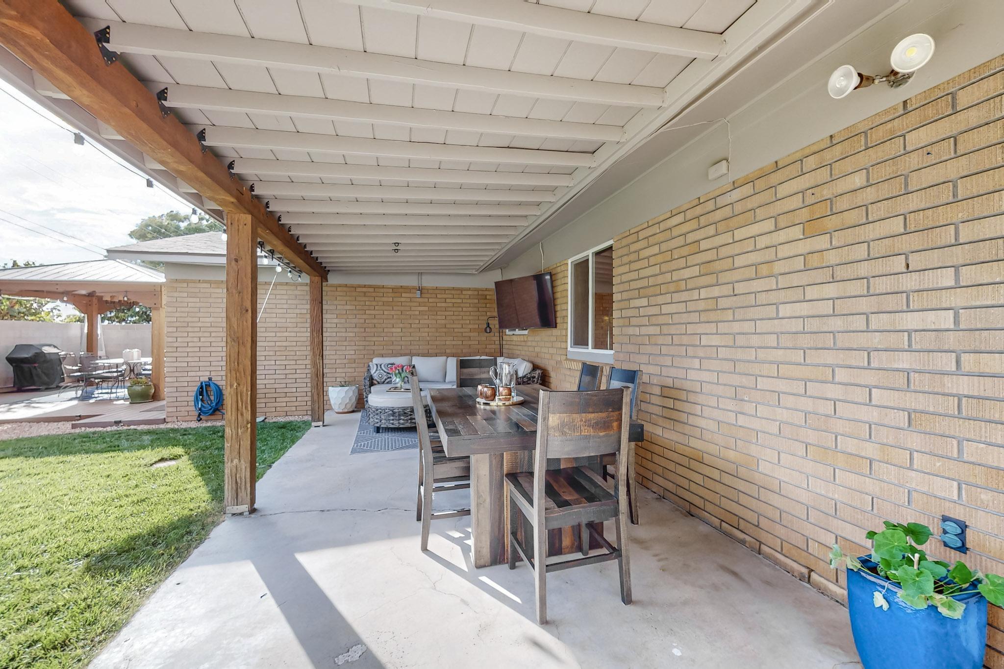12504 LOYOLA Avenue NE