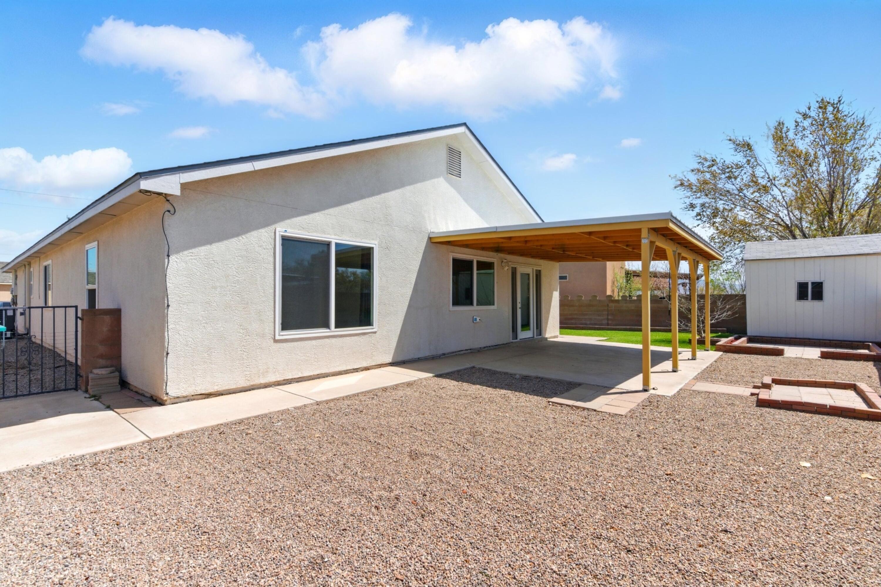 933 BENJAMIN Drive SE