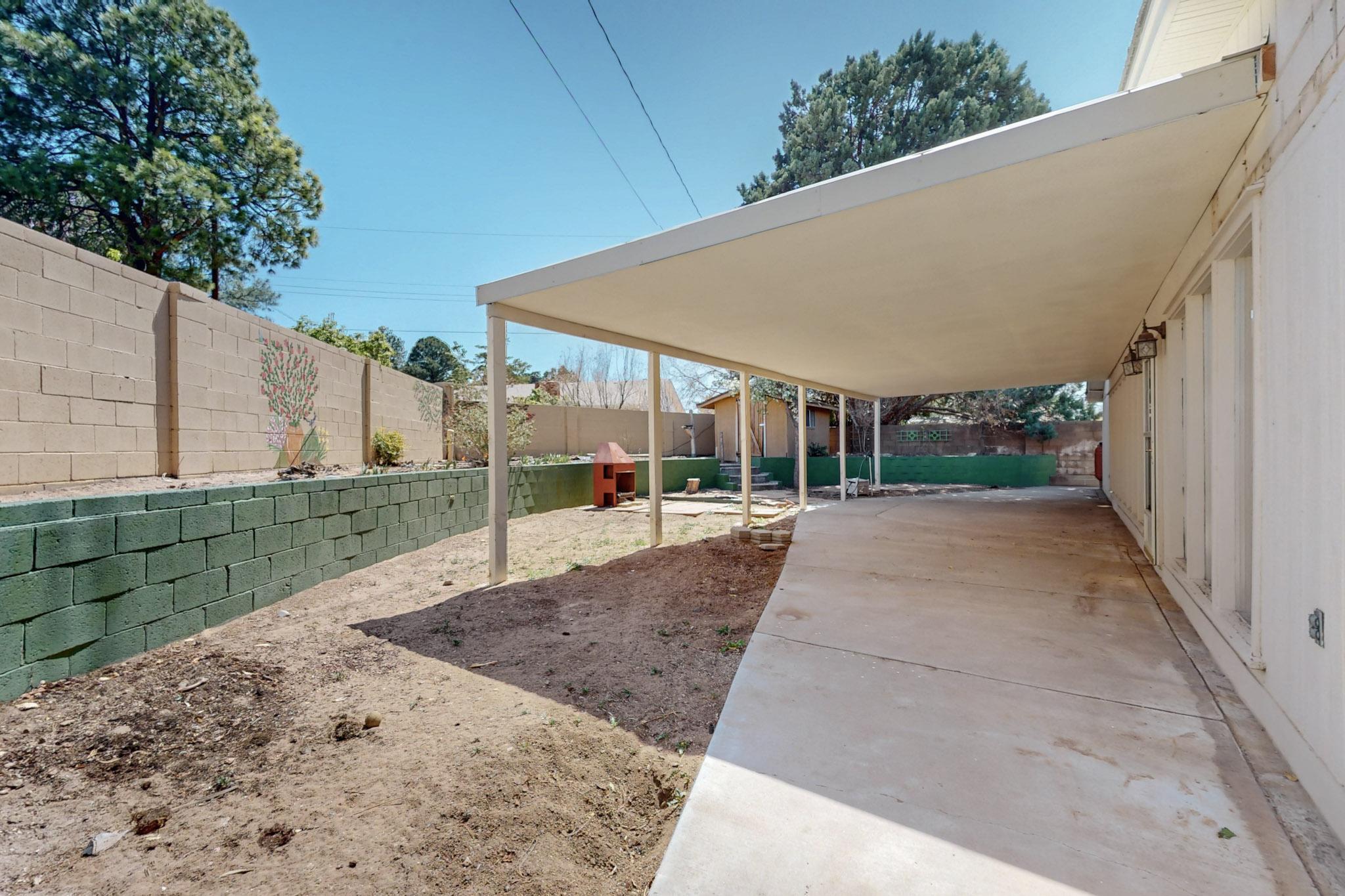 3708 VERMONT Street NE