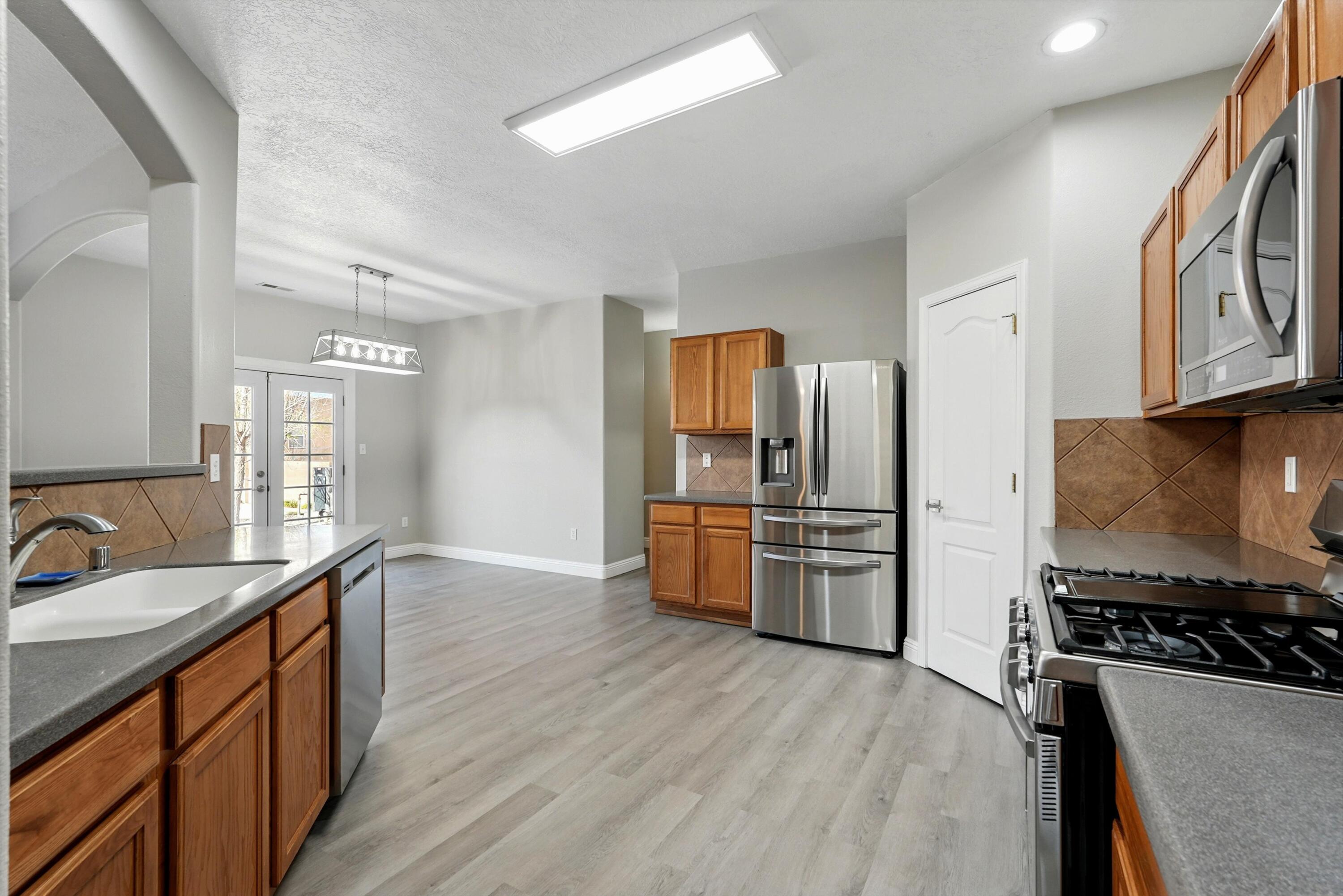 7327 Hearthstone Road NW