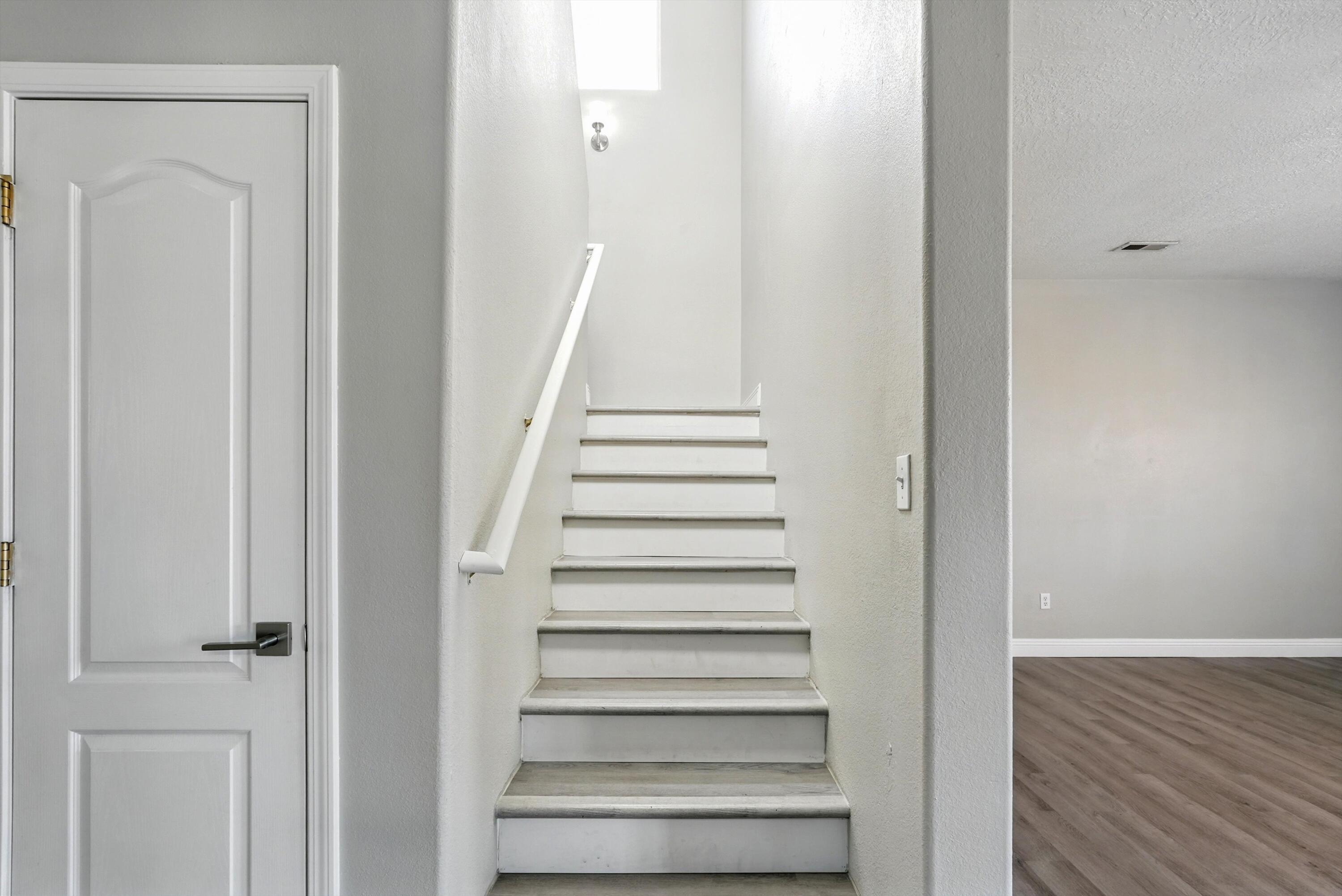 7327 Hearthstone Road NW