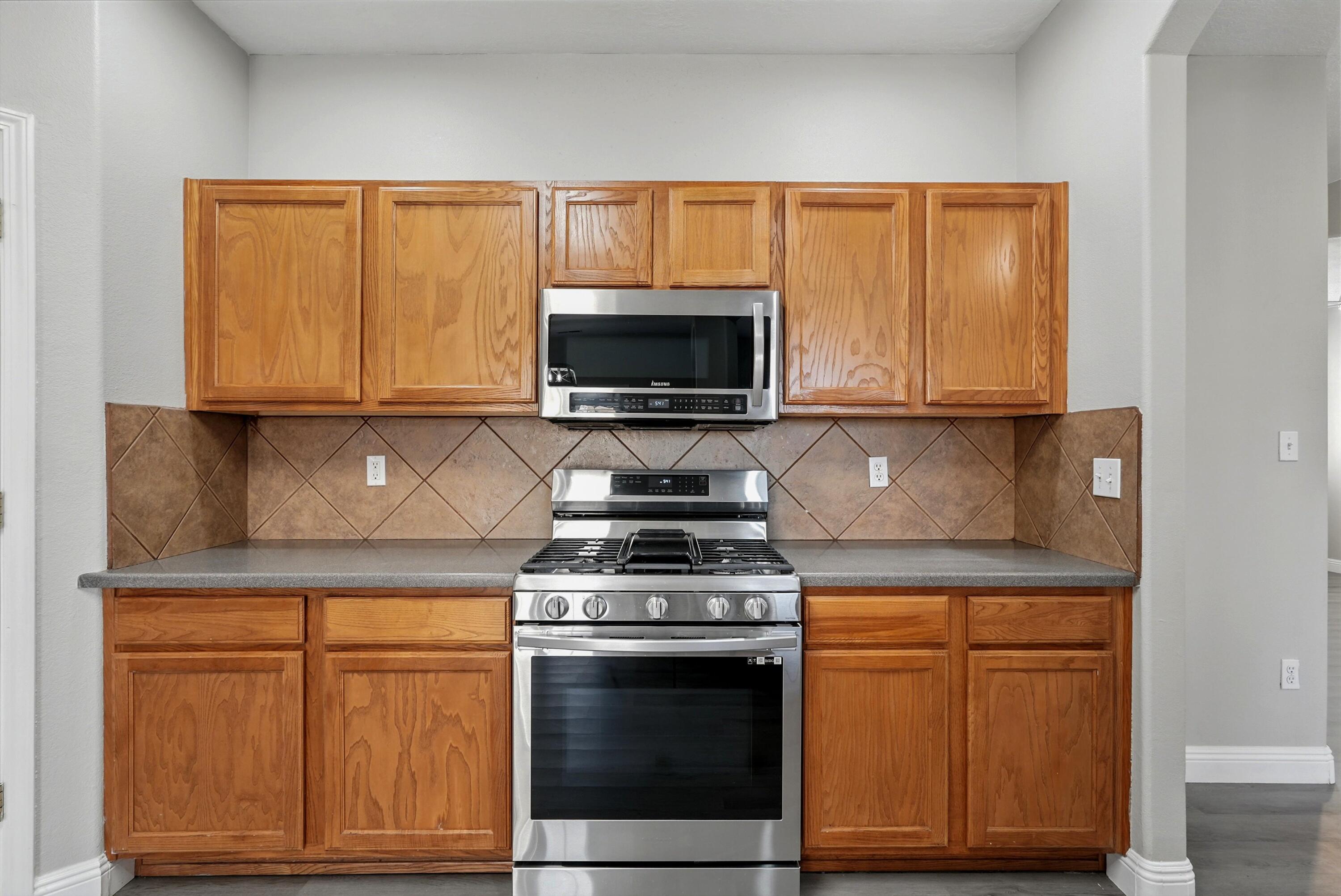 7327 Hearthstone Road NW