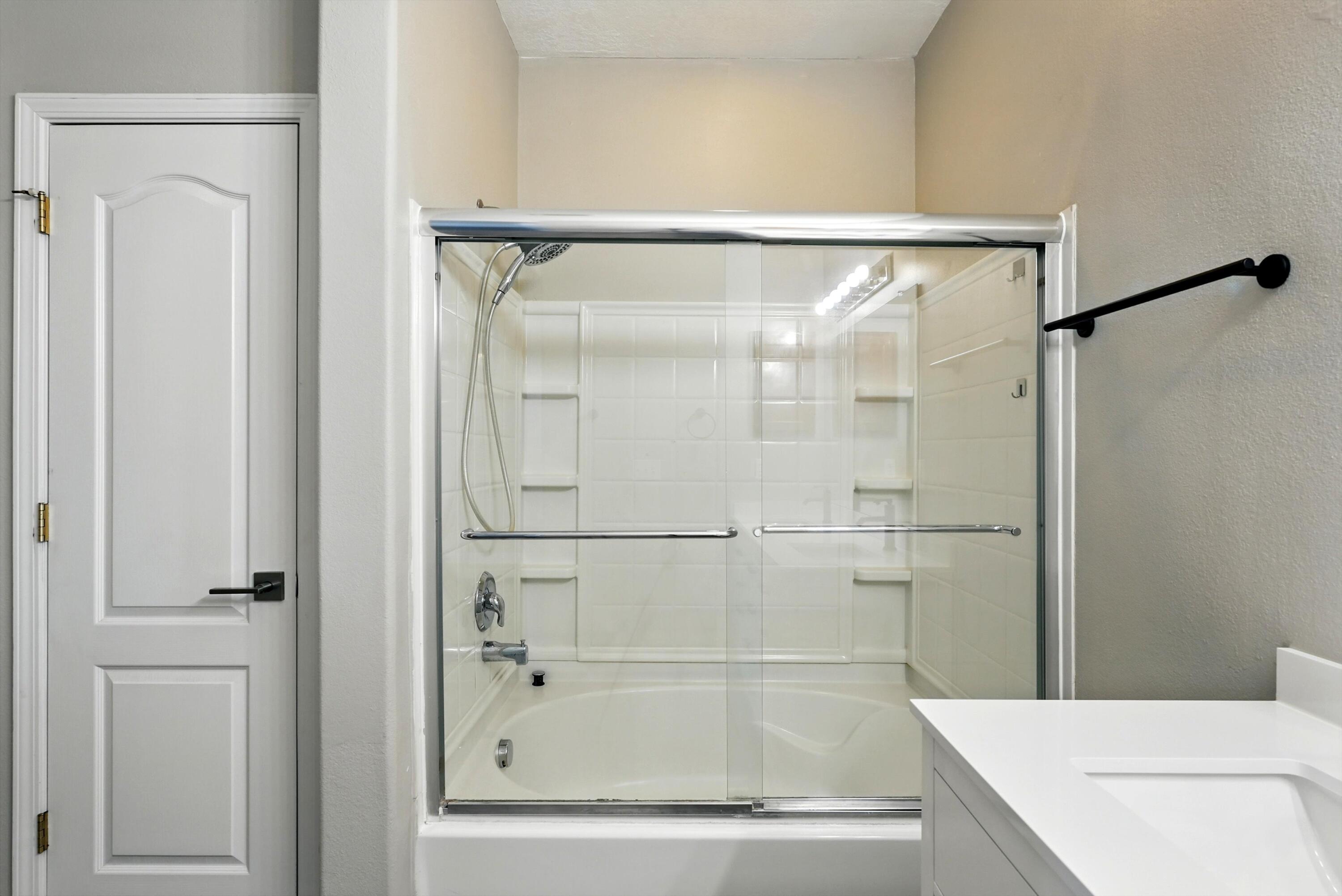 7327 Hearthstone Road NW