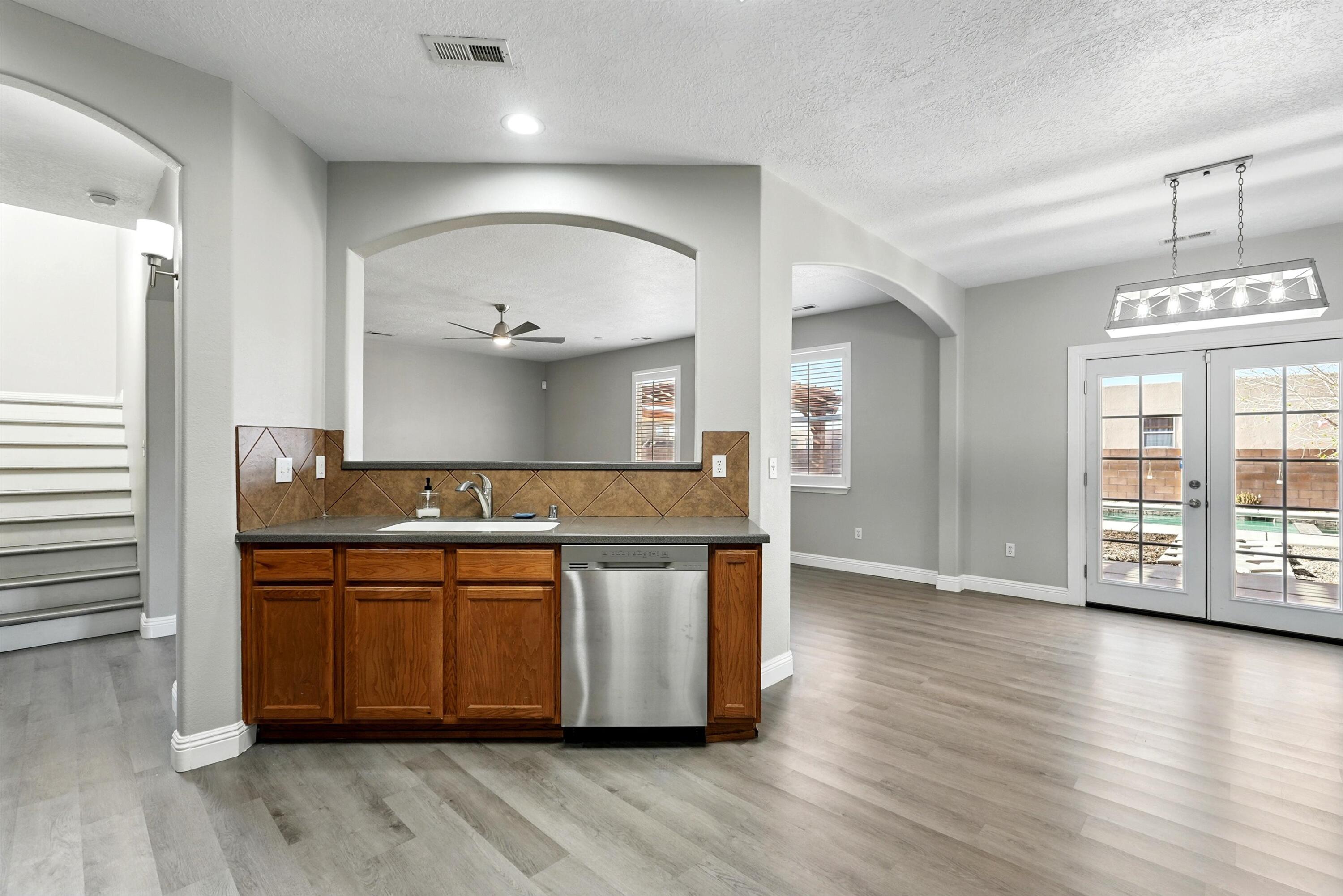 7327 Hearthstone Road NW