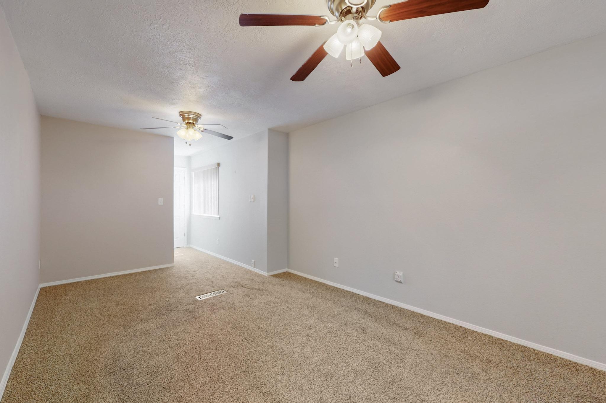 622 EASTLAKE Drive SE