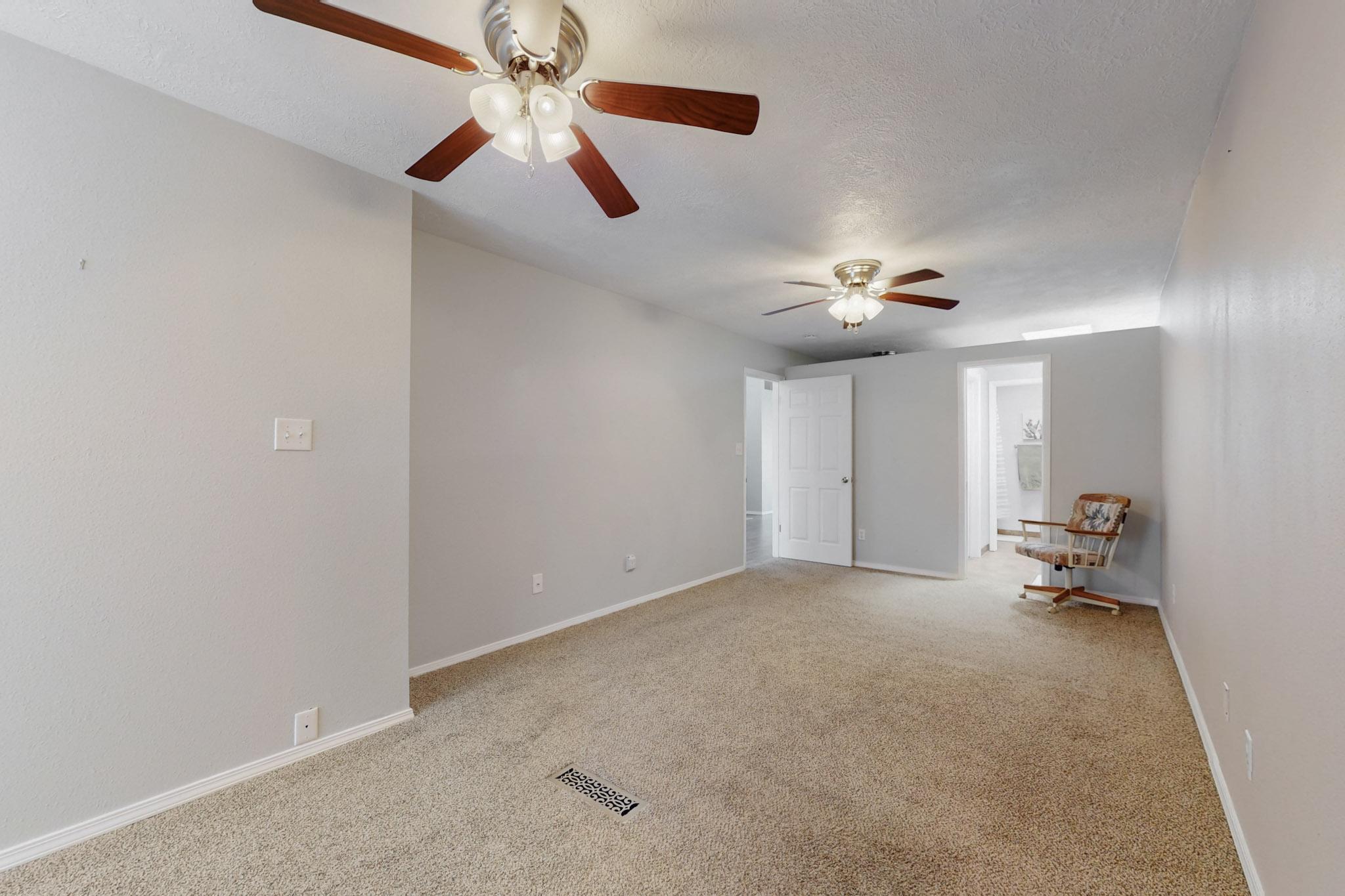 622 EASTLAKE Drive SE