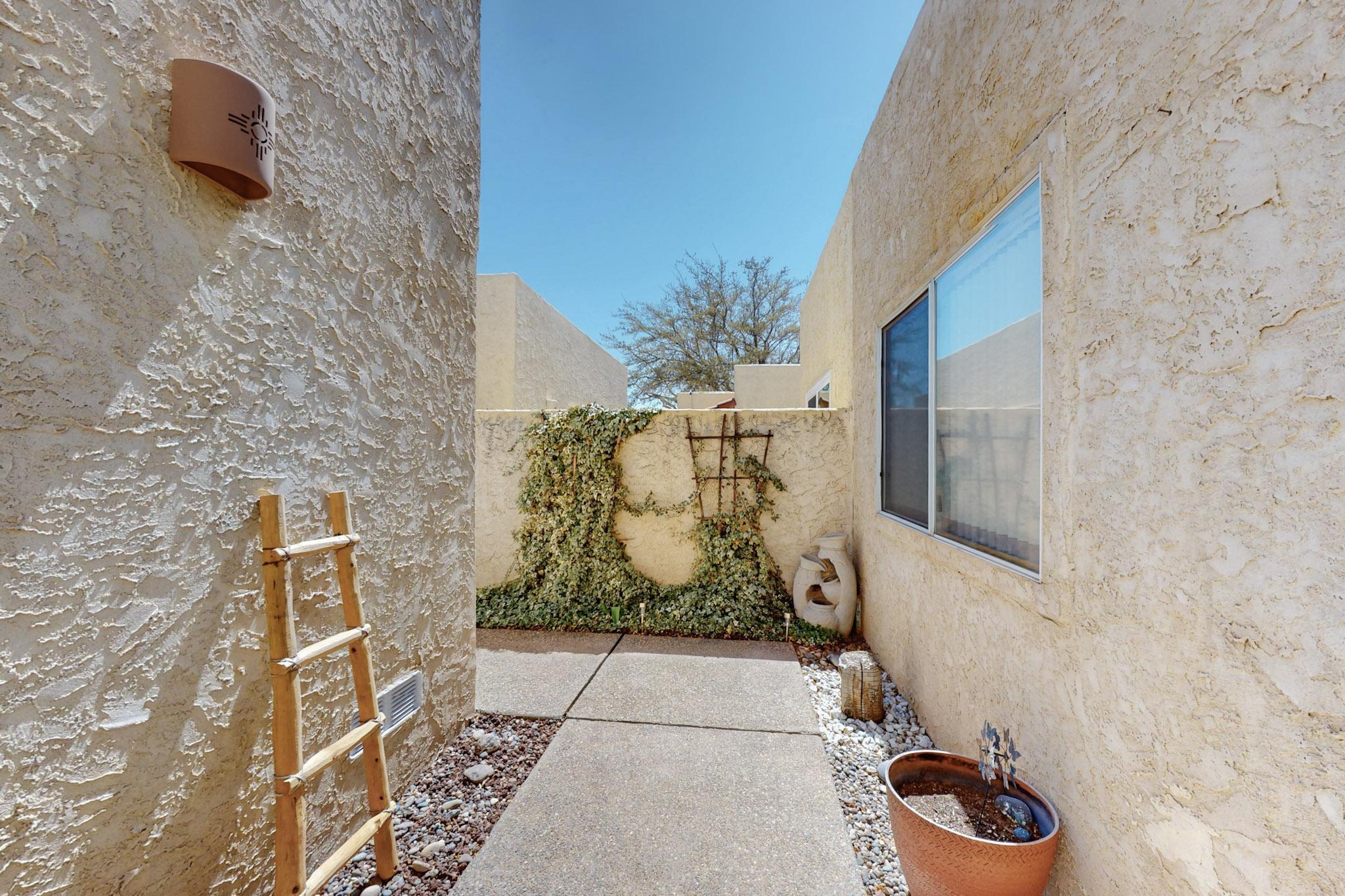 622 EASTLAKE Drive SE