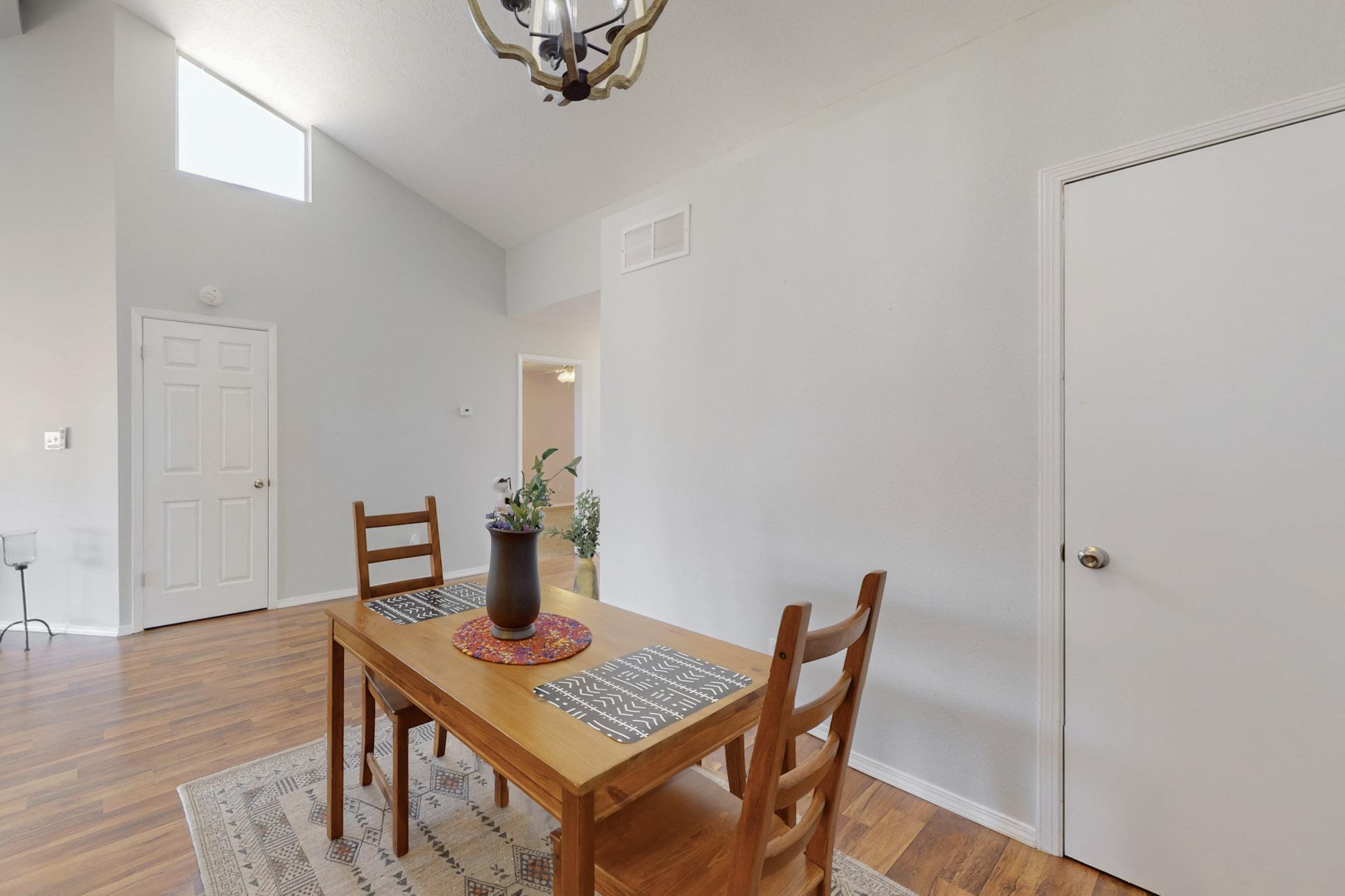 622 EASTLAKE Drive SE