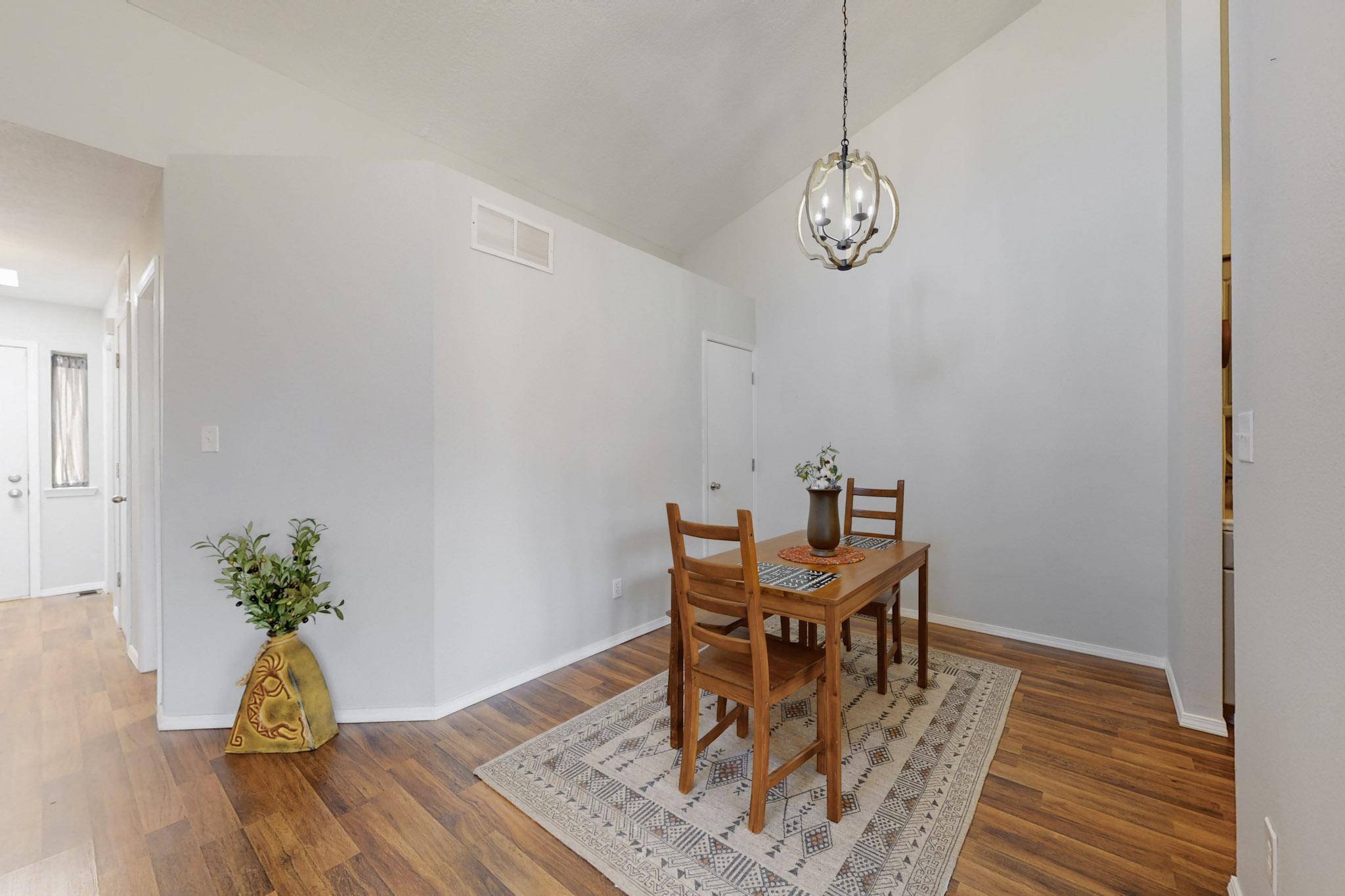 622 EASTLAKE Drive SE