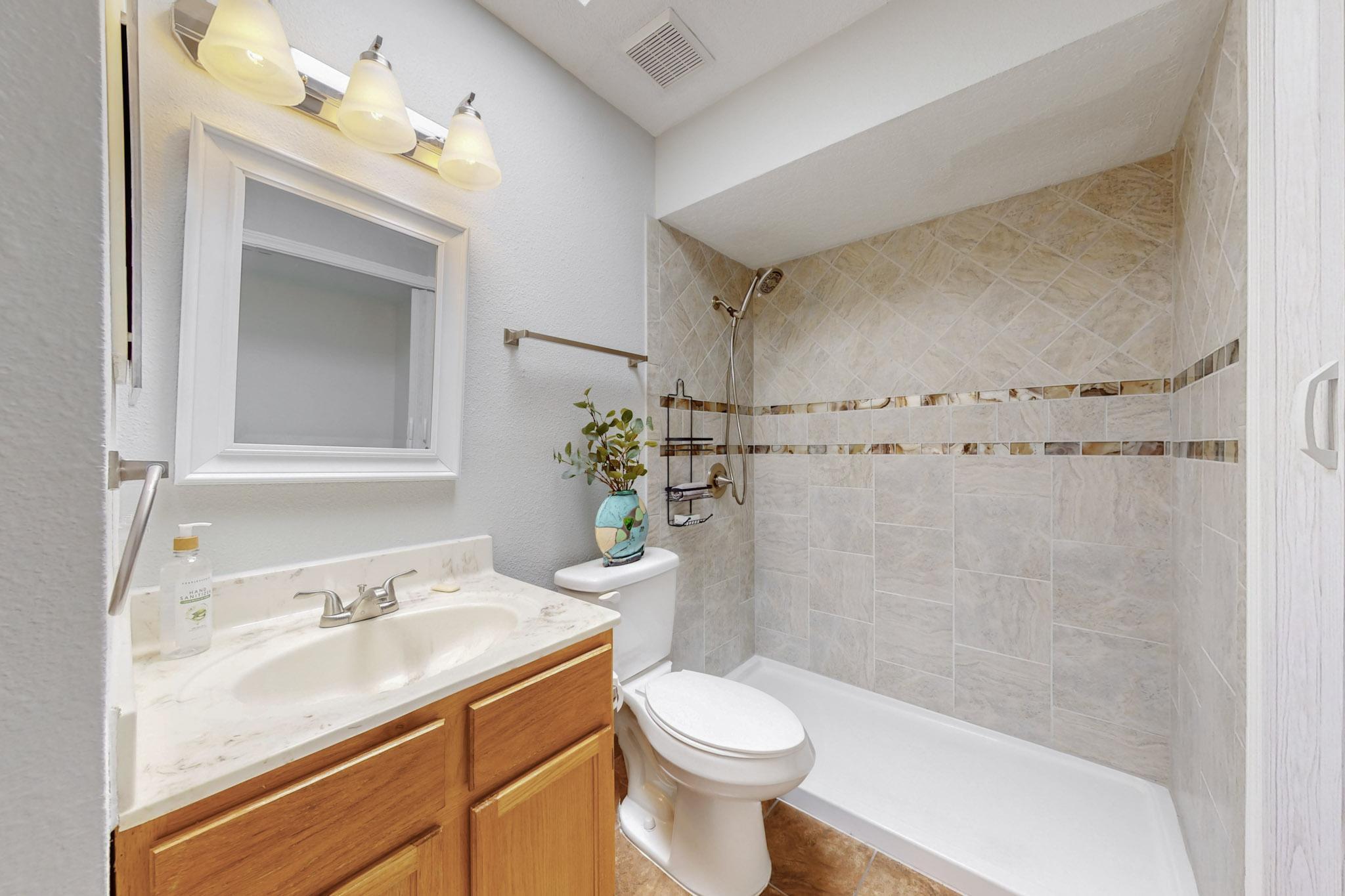 622 EASTLAKE Drive SE