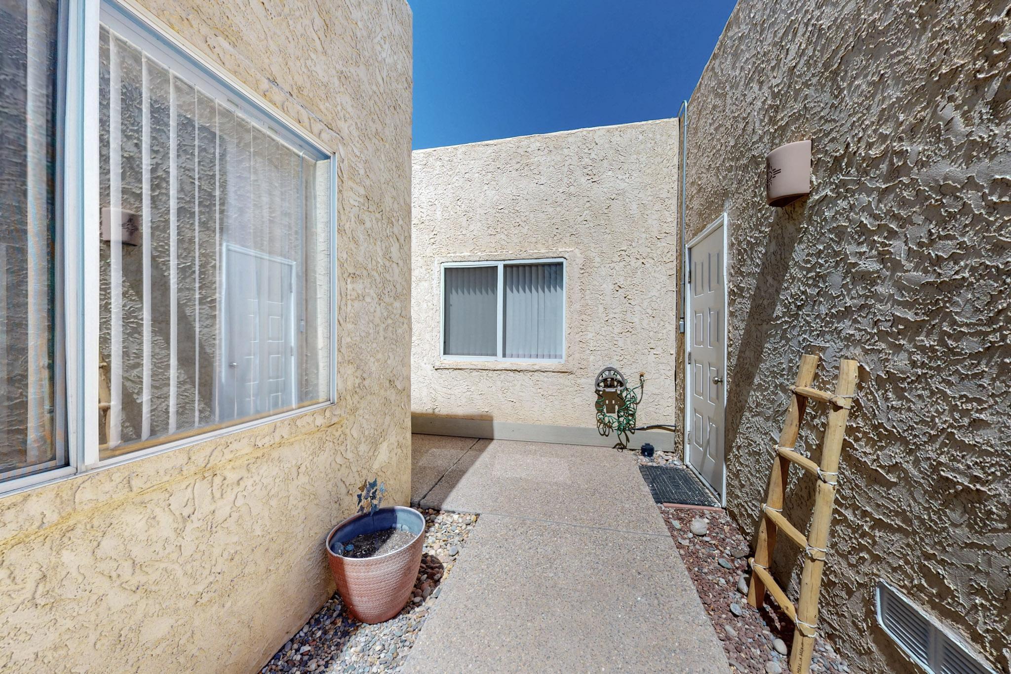 622 EASTLAKE Drive SE