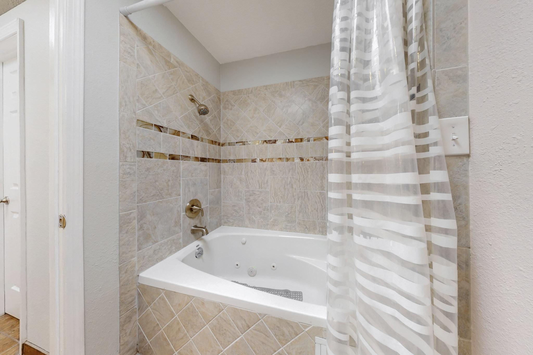 622 EASTLAKE Drive SE