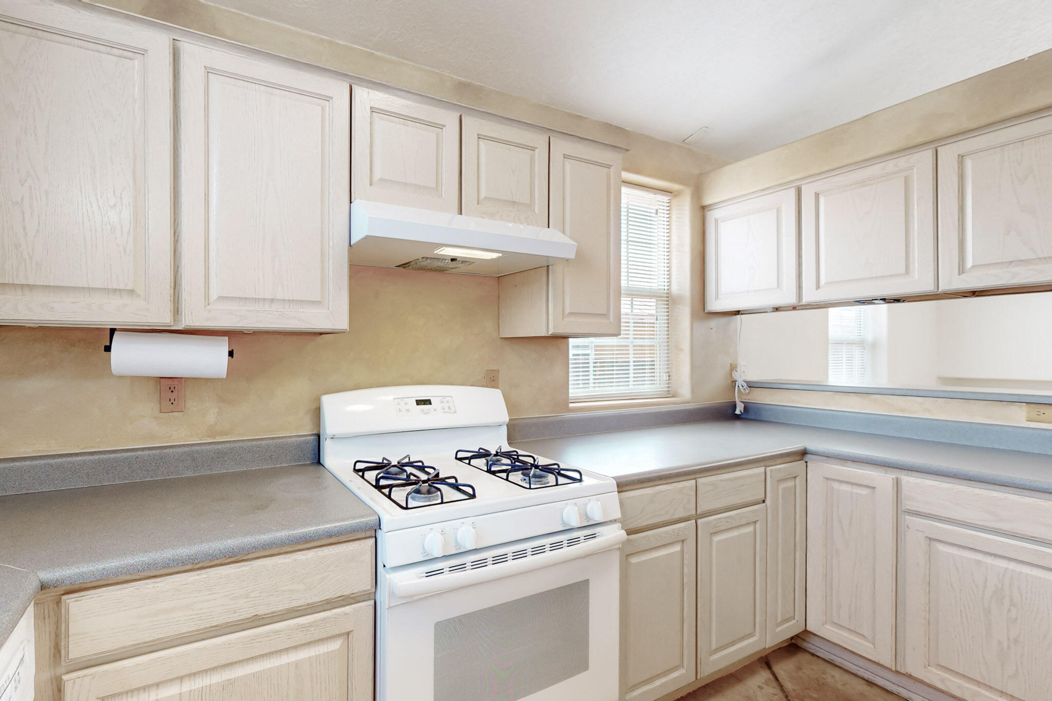 5912 GRAN QUIVIRA Road NW